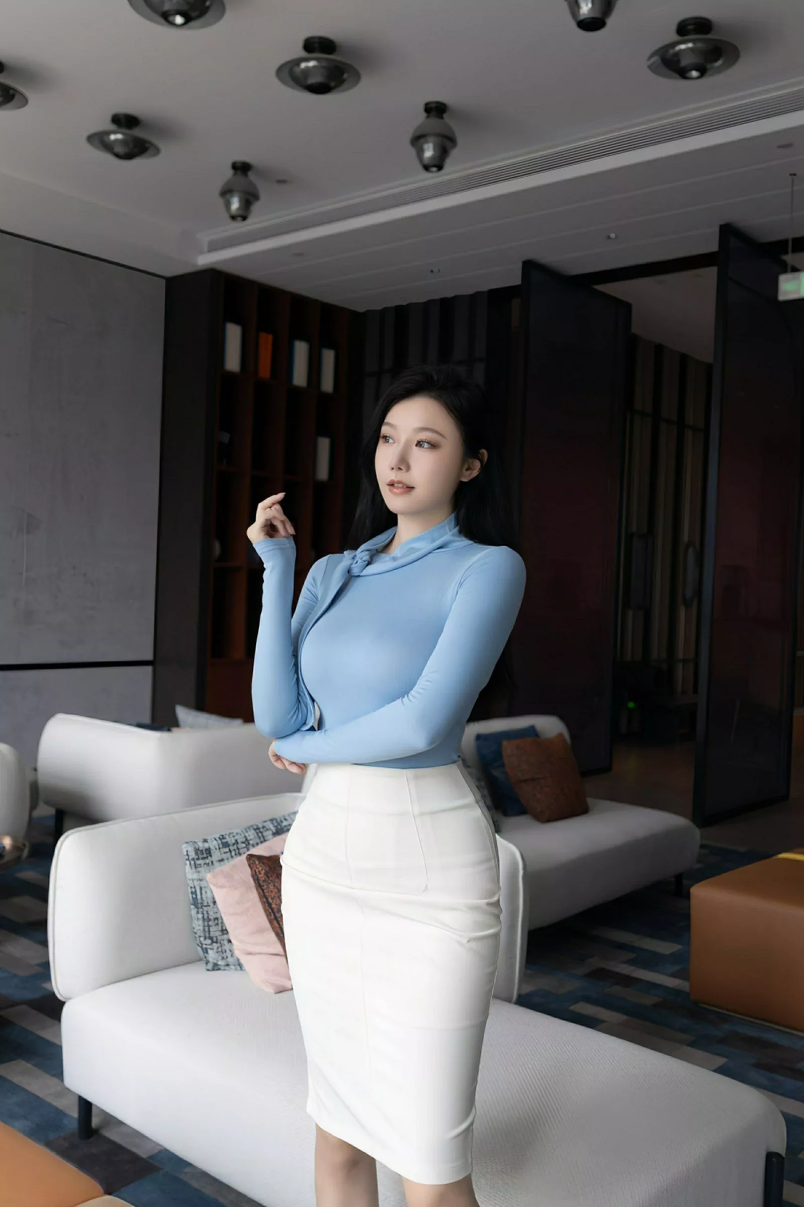 秀人集.com_[XiuRen秀人网]No.10424_模特安然anran性感蓝色上衣露肉色内衣配超薄肉丝秀美腿诱惑写真80P