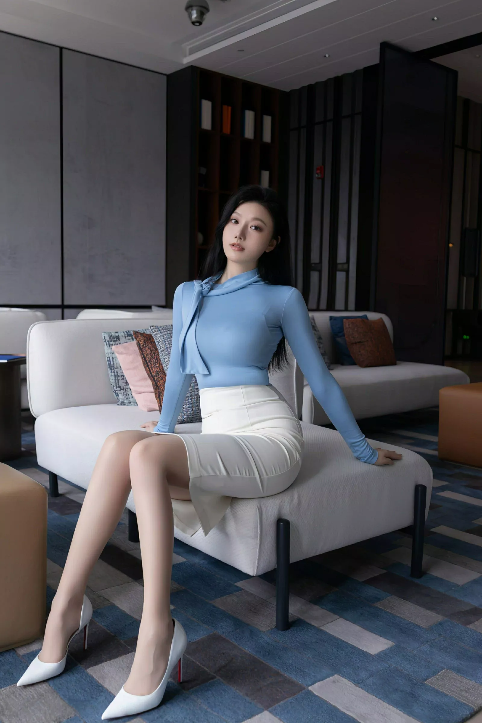 秀人集.com_[XiuRen秀人网]No.10424_模特安然anran性感蓝色上衣露肉色内衣配超薄肉丝秀美腿诱惑写真80P