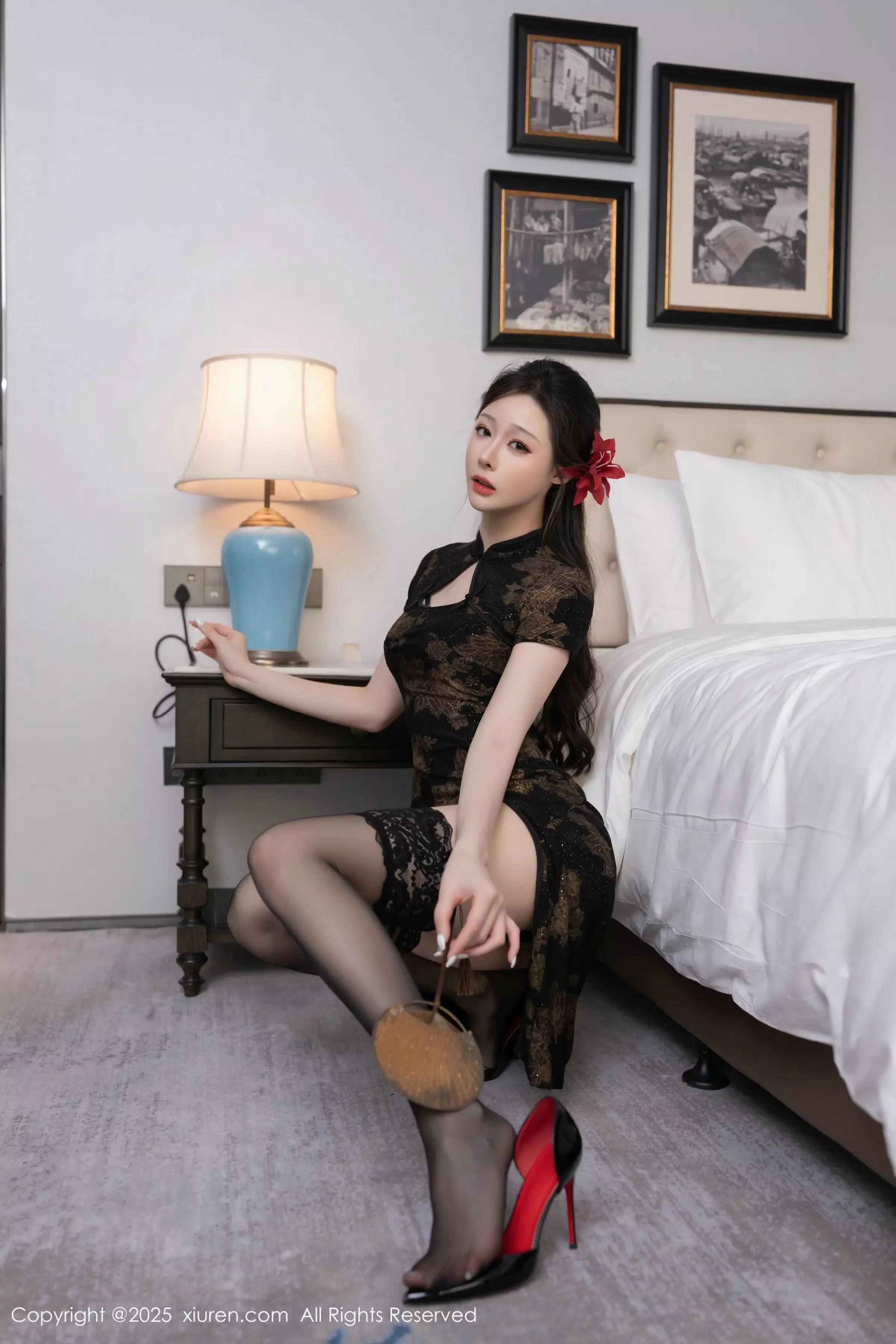 秀人集.com_[XiuRen秀人网]No.10323_模特小逗逗性感黑色古风服饰配黑色丝袜秀曼妙身姿完美诱惑写真80P