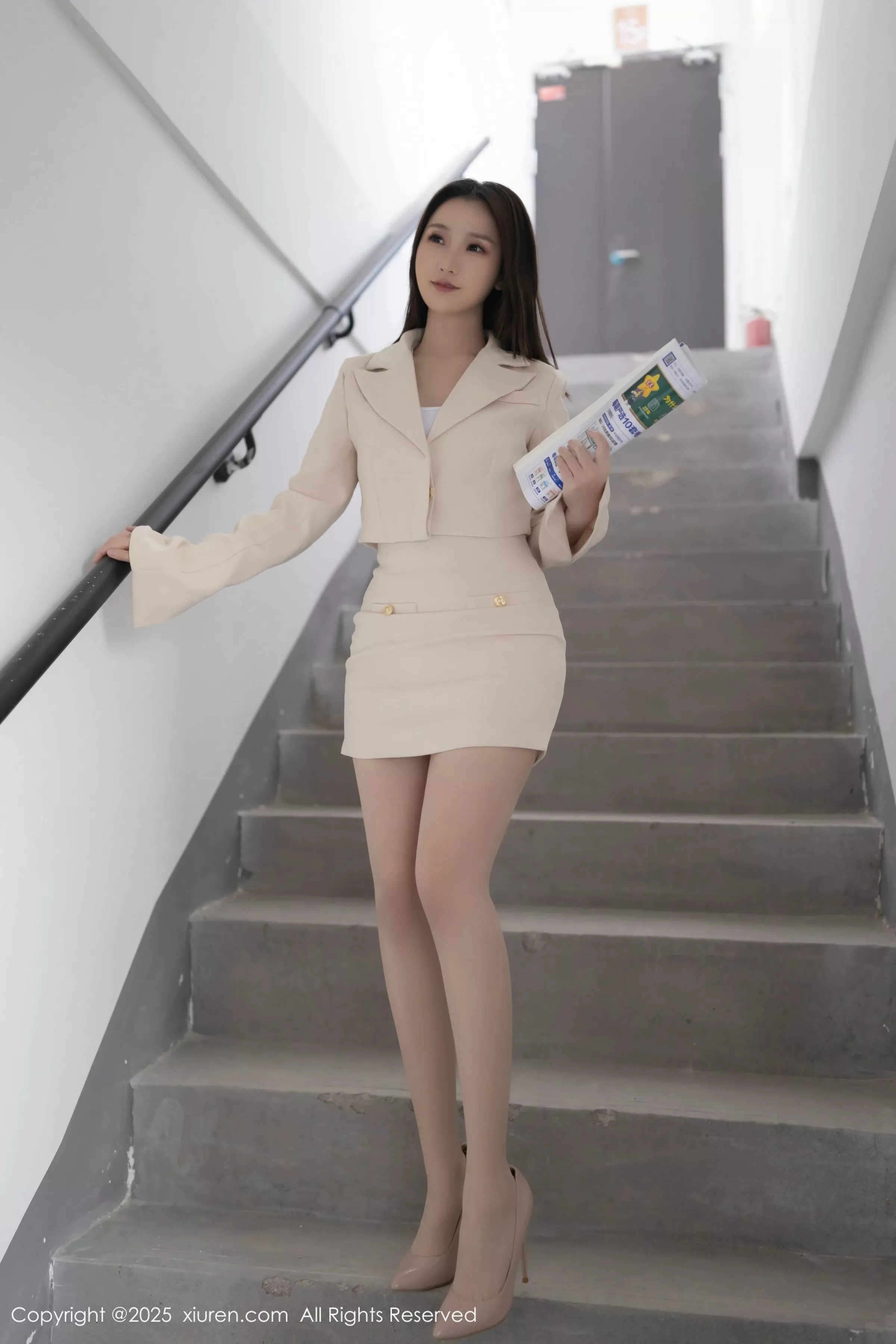 秀人集.com_[XiuRen秀人网]No.10428_模特杏子Yada性感浅色短裙露超薄肉丝秀曼妙身姿迷人诱惑写真60P