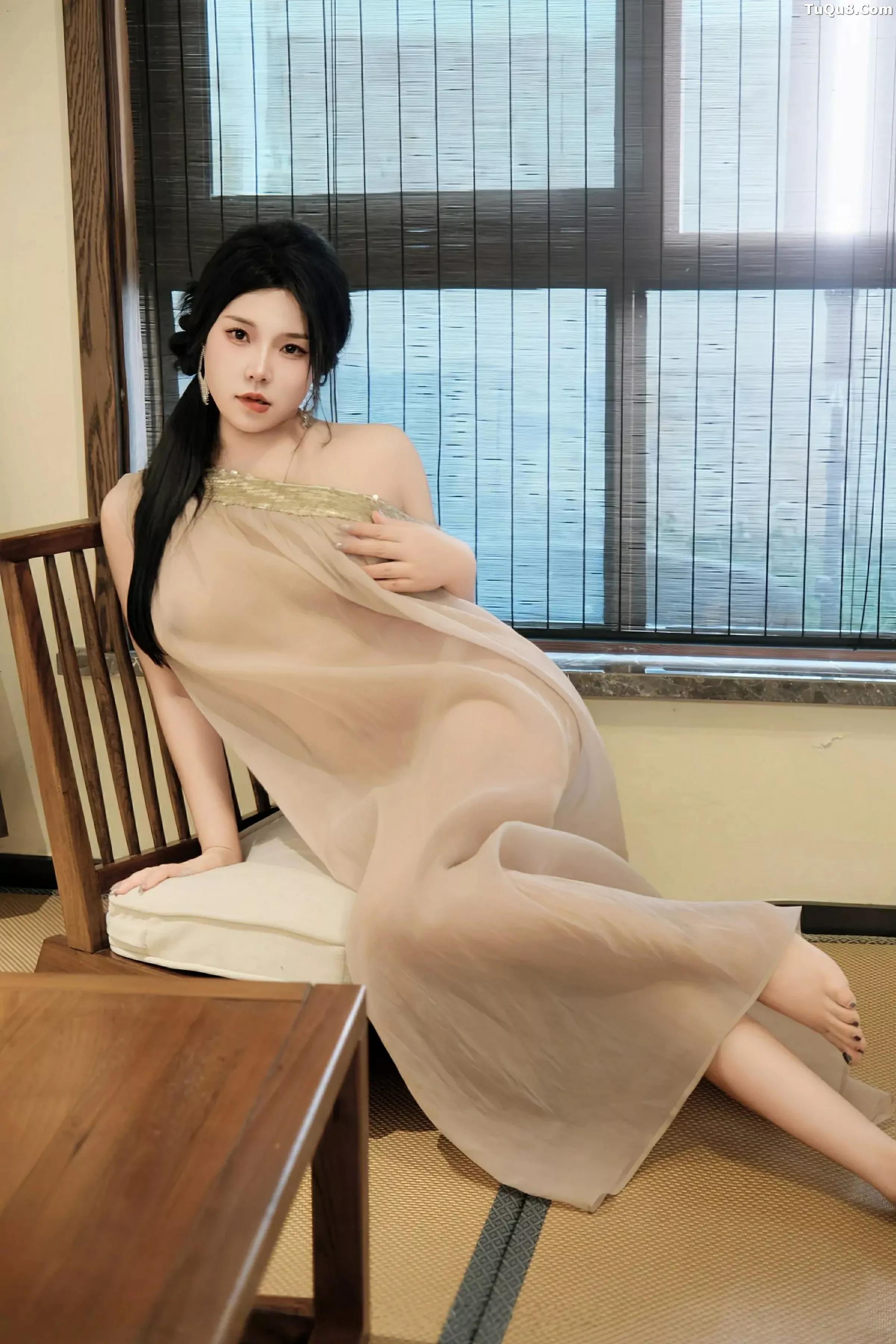 秀人集.com_[XiuRen秀人网]No.10500_模特麦田私房性感透视薄纱连衣长裙半脱秀丰乳肥臀惹火诱惑写真50P