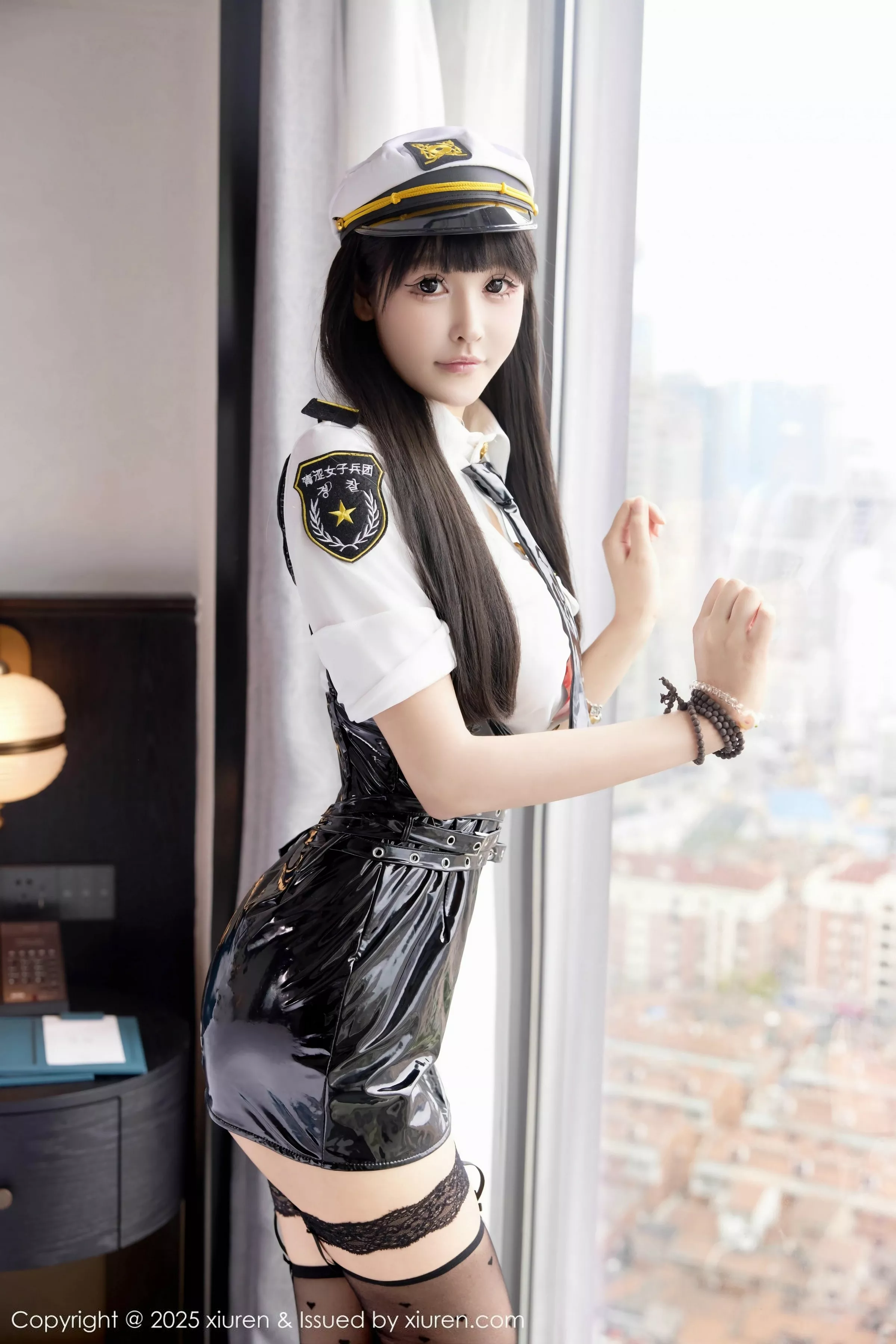 秀人集.com_[XiuRen秀人网]No.10533_模特智恩baby性感警服制服露红色蕾丝内衣秀丰腴美臀诱惑写真56P