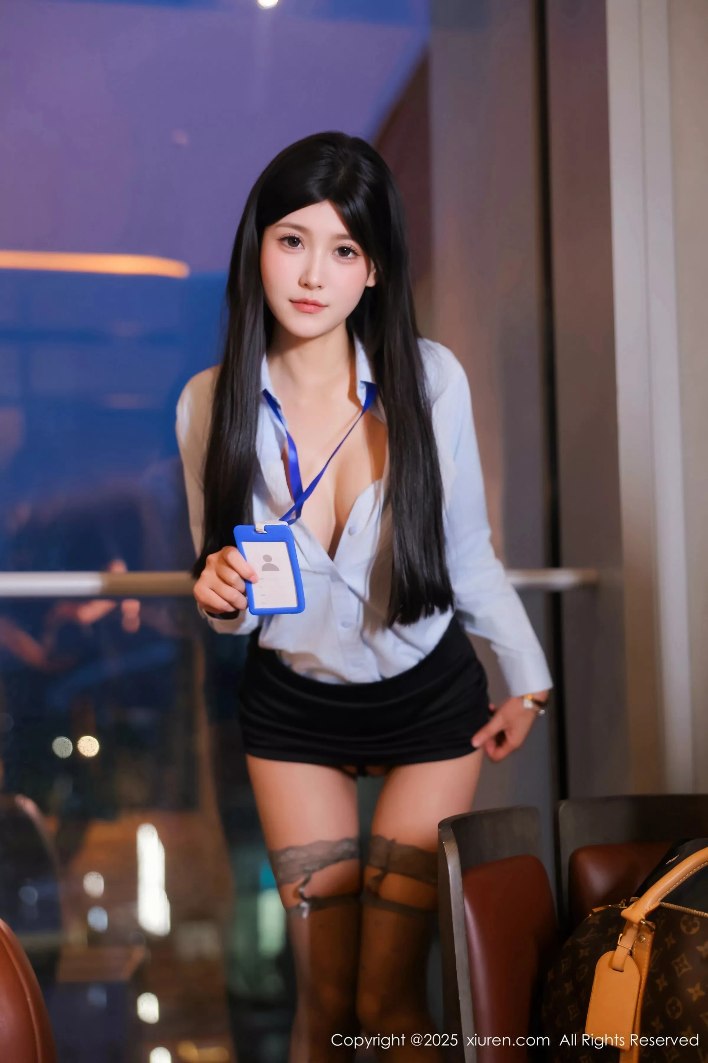 秀人集.com_[XiuRen秀人网]No.10440_模特余安安OL服饰露黑色情趣内衣配灰丝袜秀凹凸身材诱惑写真69P