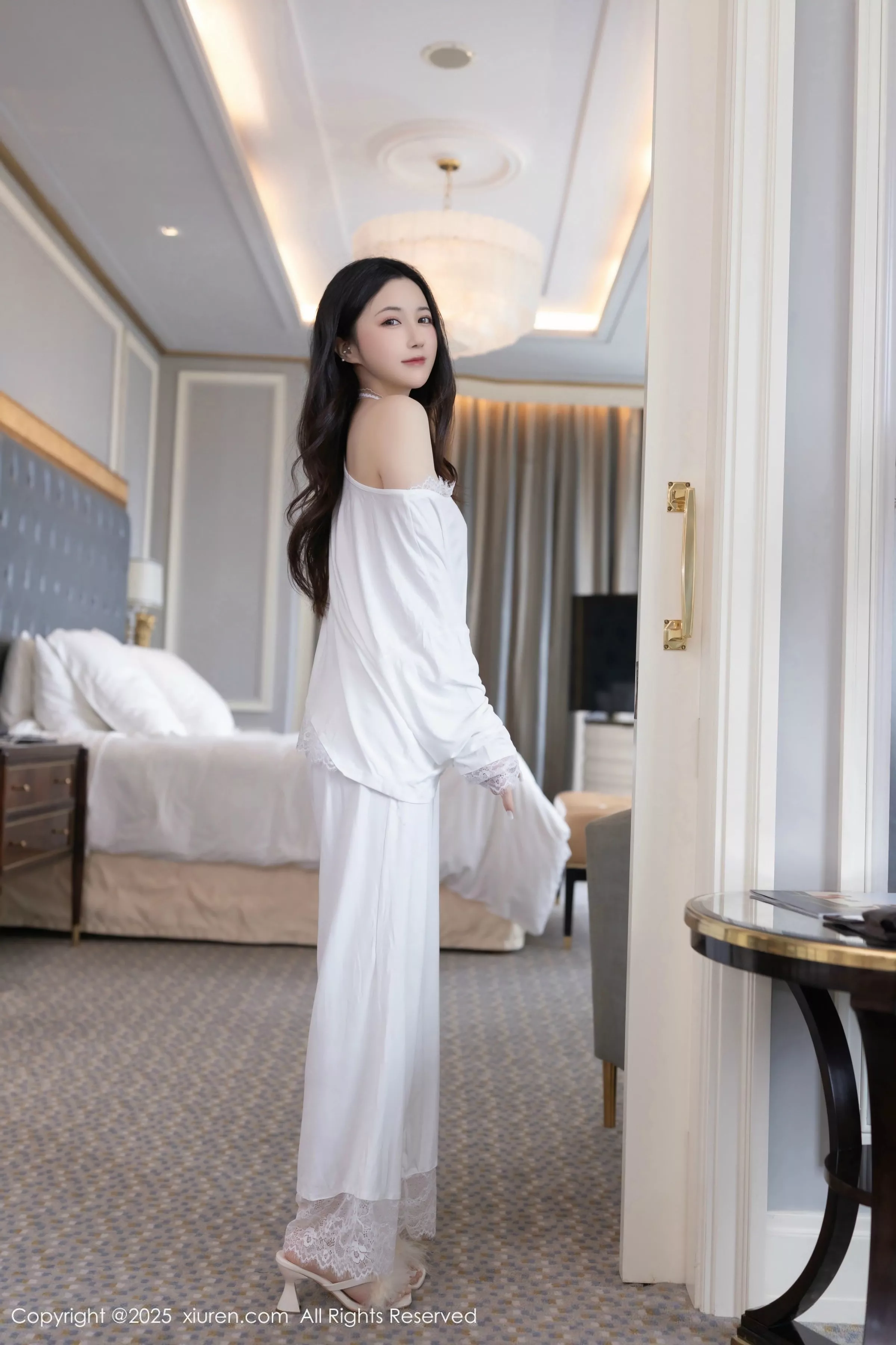 秀人集.com_[XiuRen秀人网]No.10445_模特鱼子酱Fish性感白色连衣裙露白色内衣秀曼妙身材诱惑写真81P