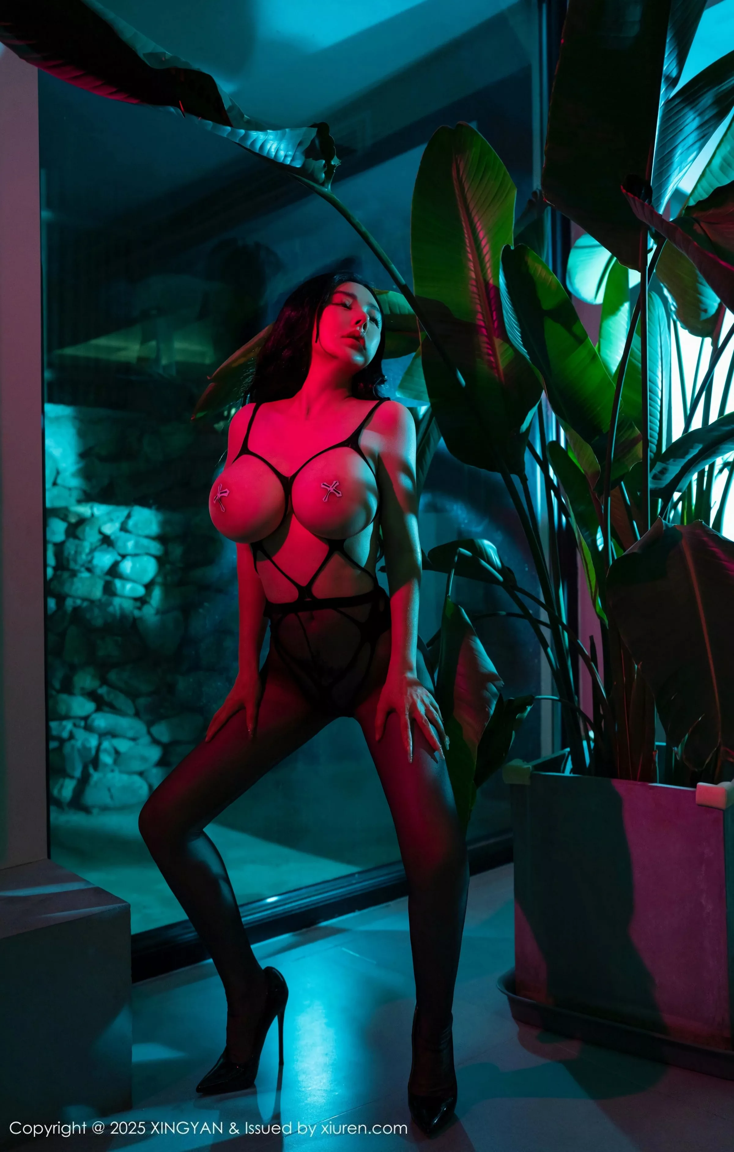 秀人集.com_[XINGYAN星颜社]VOL.359_模特潘思沁性感黑色情趣内衣配超薄黑丝秀巨乳肥臀惹火诱惑写真77P