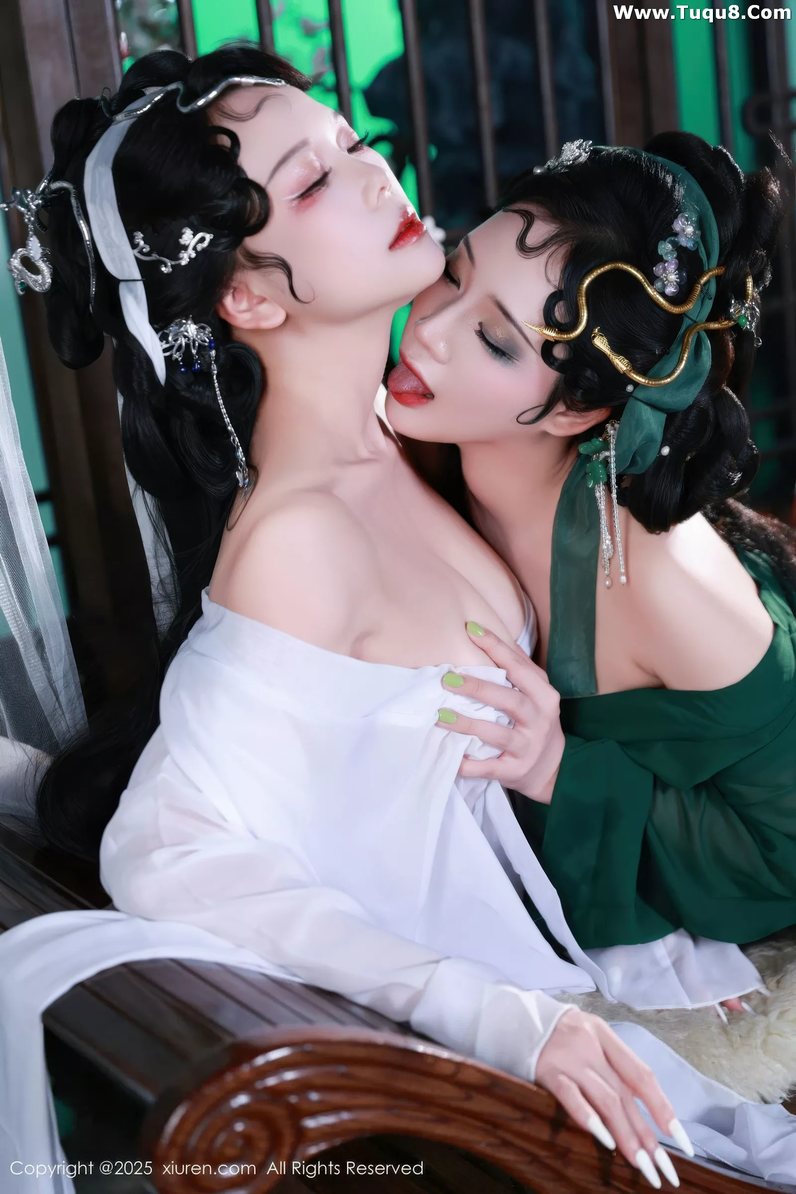 秀人集.com_[XiuRen秀人网]No.10561_模特南乔古风场景青蛇装扮性感低胸服饰秀完美身材诱惑写真88P