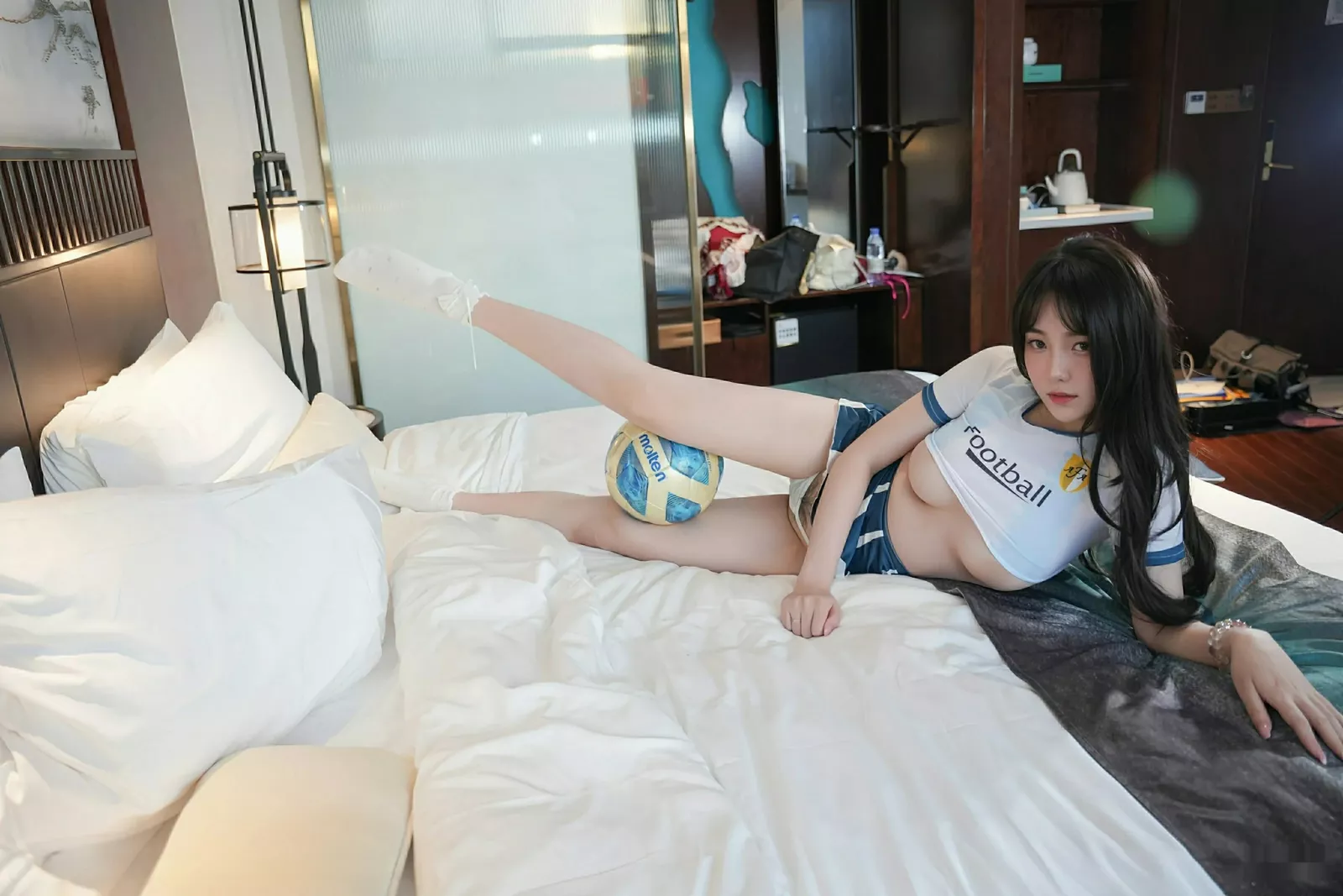 秀人集.com_[XiuRen秀人网]No.10606_模特软情性感半截足球队服配白色腿袜秀曼妙身姿撩人诱惑写真82P