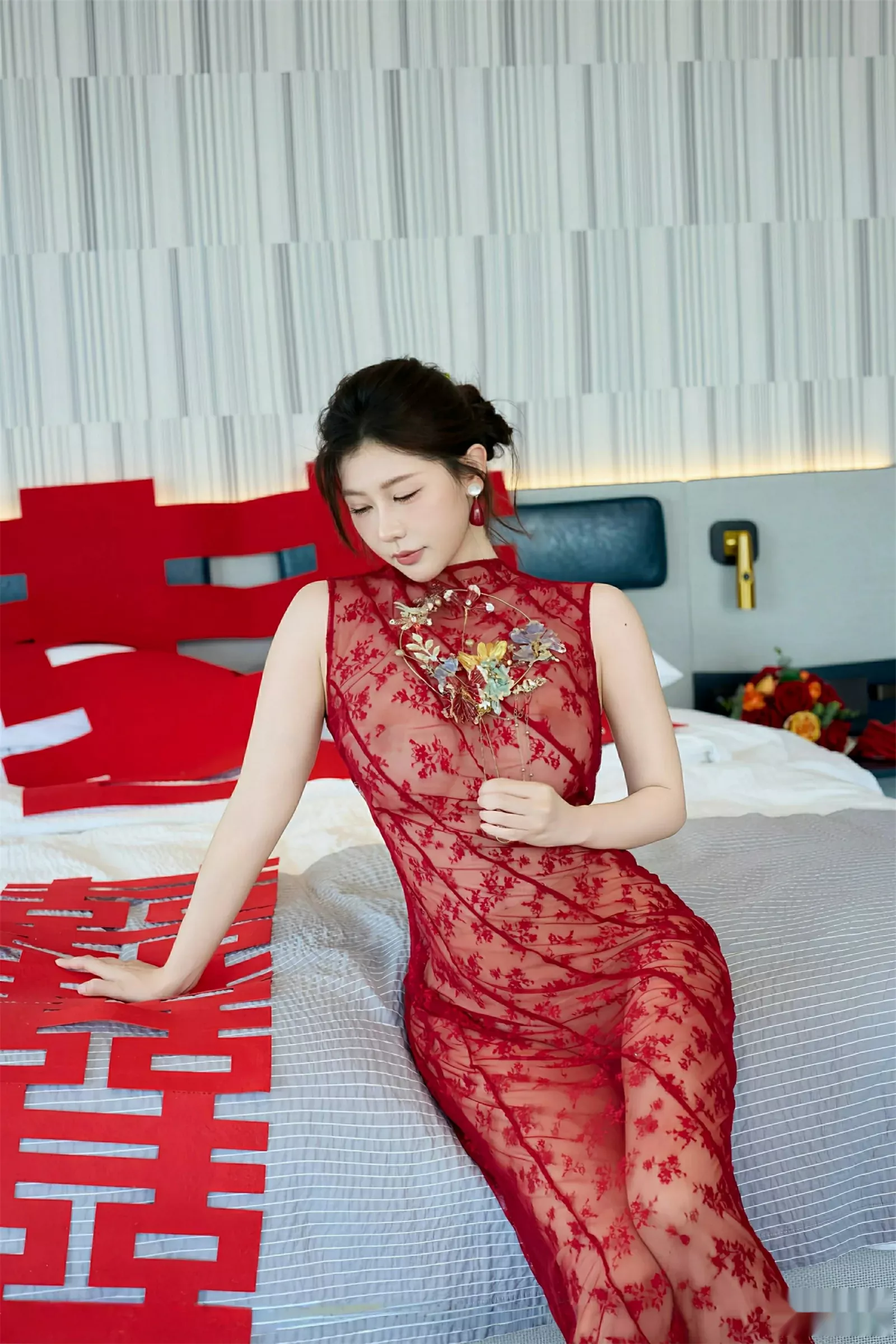 秀人集.com_[XiuRen秀人网]No.10578_模特尹甜甜性感红色新娘晨袍配肉色丝袜秀完美身材迷人诱惑写真69P