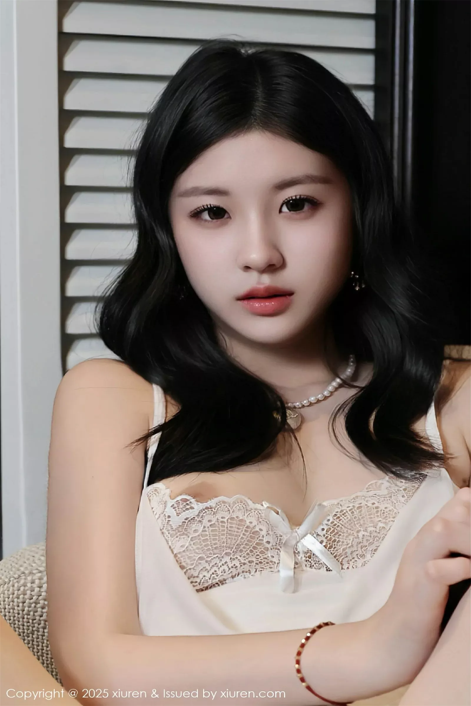 秀人集.com_[XiuRen秀人网]No.10609_模特小芭乐性感白色吊带睡裙配白色丝袜秀曼妙身材诱惑写真79P