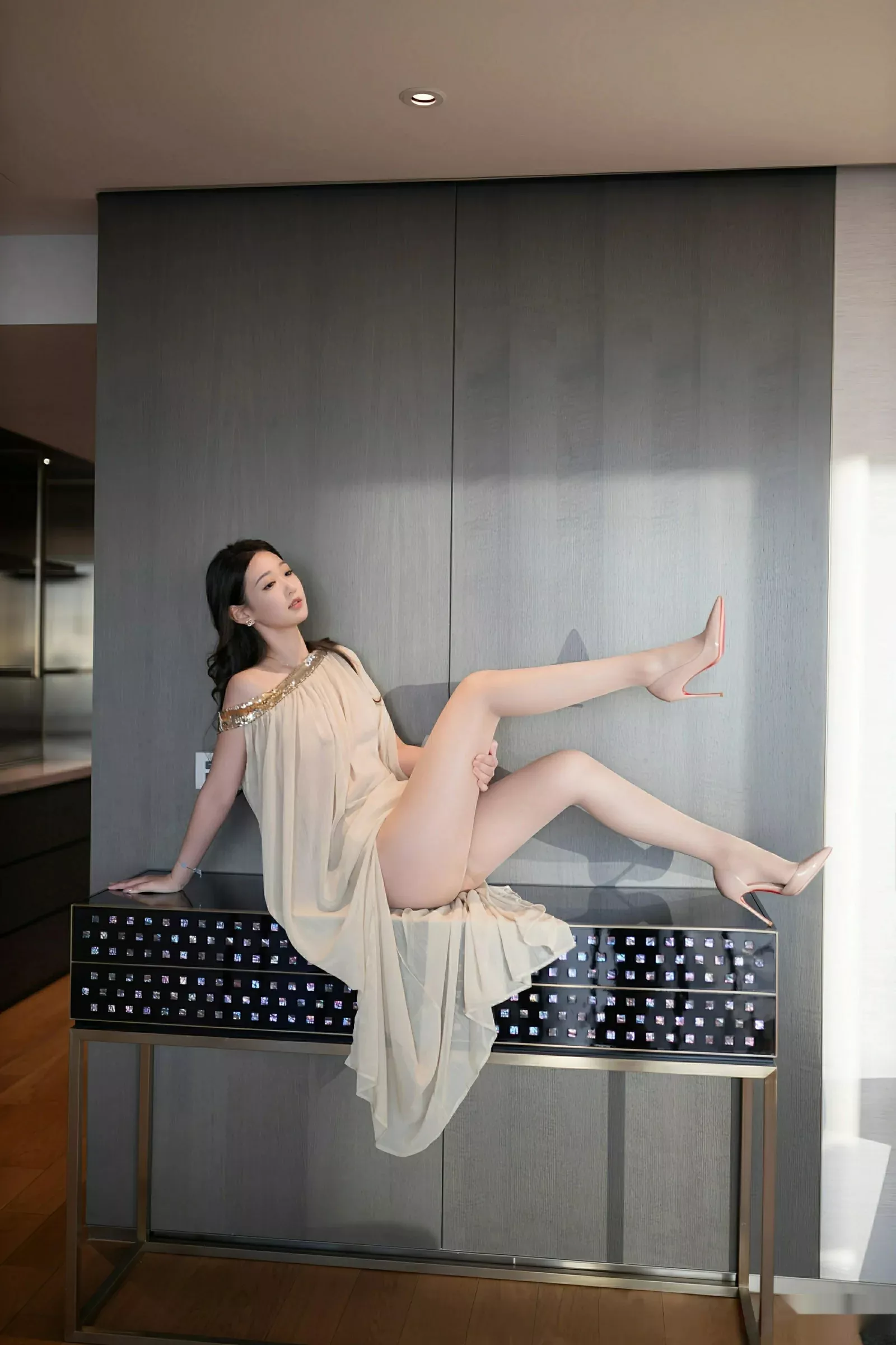 秀人集.com_[XiuRen秀人网]No.10619_模特唐安琪性感浅色薄纱服饰配超薄肉丝秀曼妙身姿完美诱惑写真81P