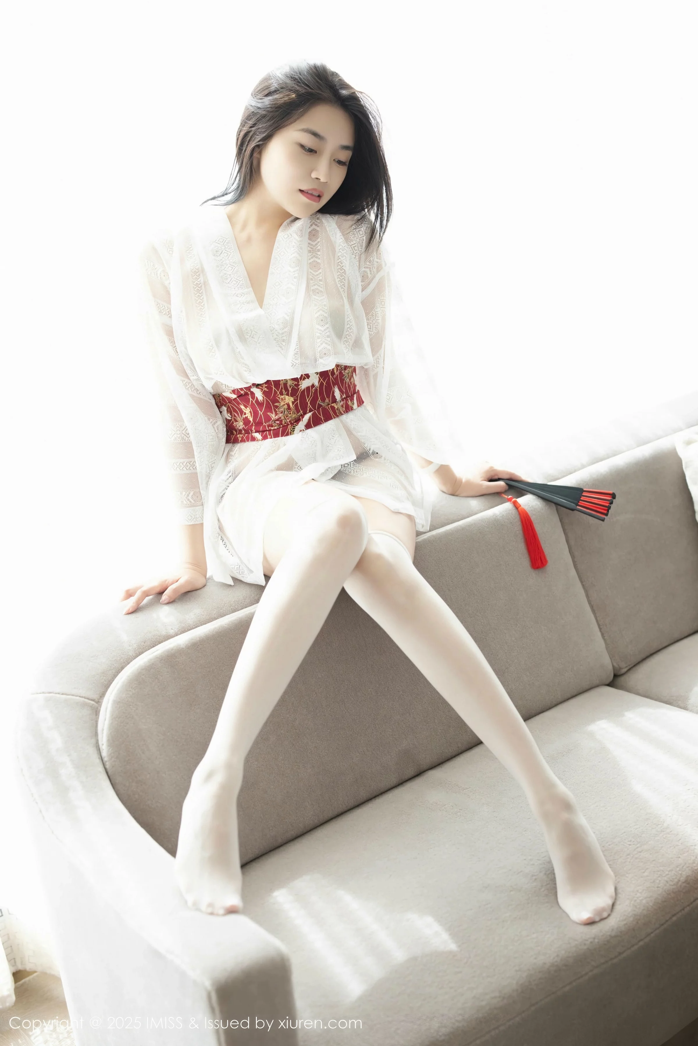 秀人集.com_[IMISS爱蜜社]Vol.798_女神许诺Sabrina性感轻透上衣配白色丝袜秀完美身材诱惑写真59P