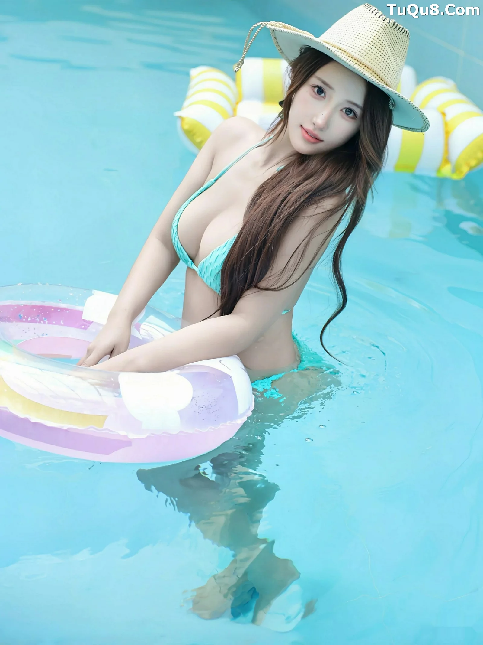 秀人集.com_[XiuRen秀人网]No.10666_模特白薇薇vcvc泳池激情互动性感比基尼秀完美身材诱惑写真73P