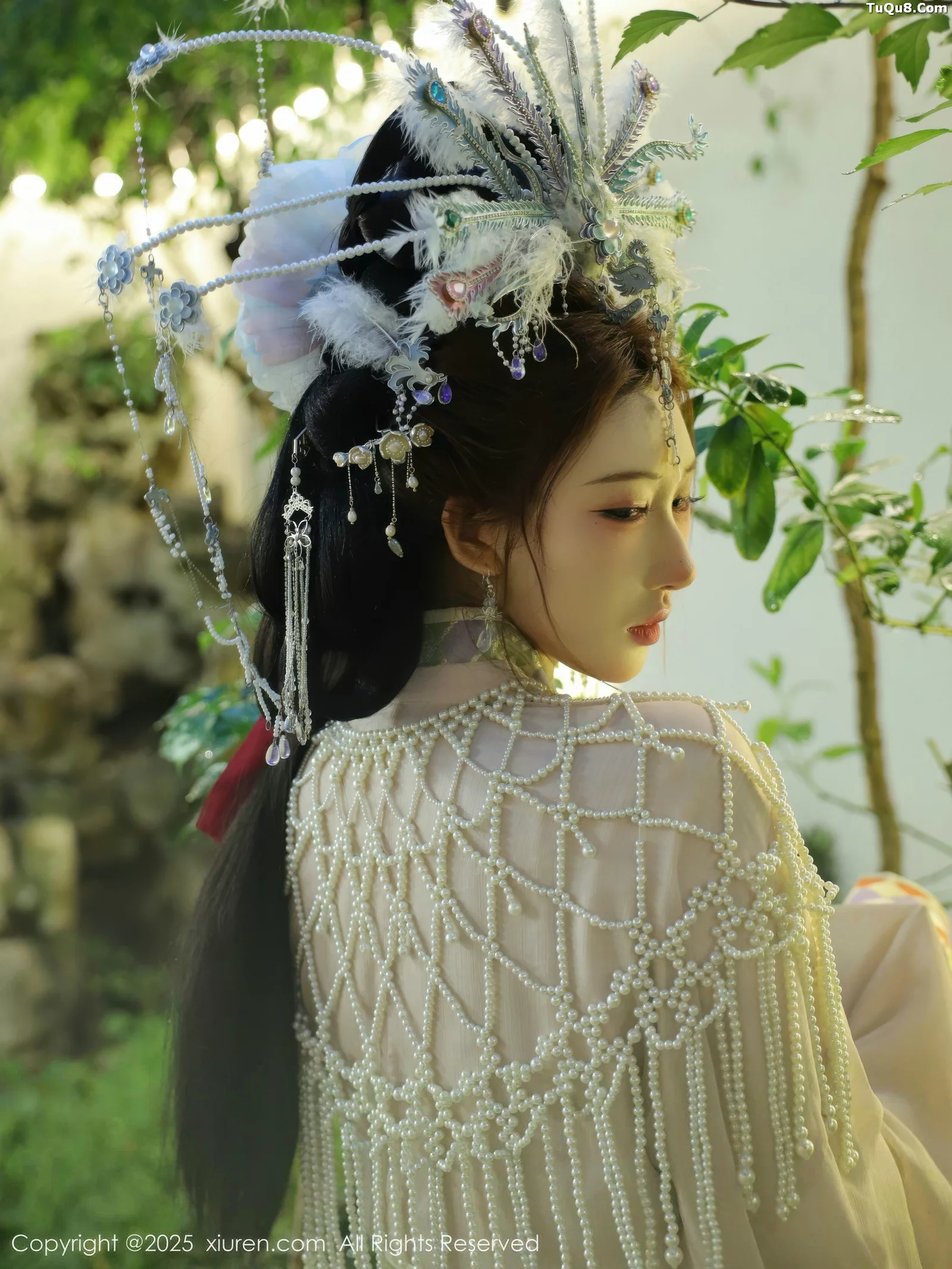 秀人集.com_[XiuRen秀人网]No.10736_模特金允希Yuki性感浅色古装薄纱服饰秀丰腴身材迷人诱惑写真80P