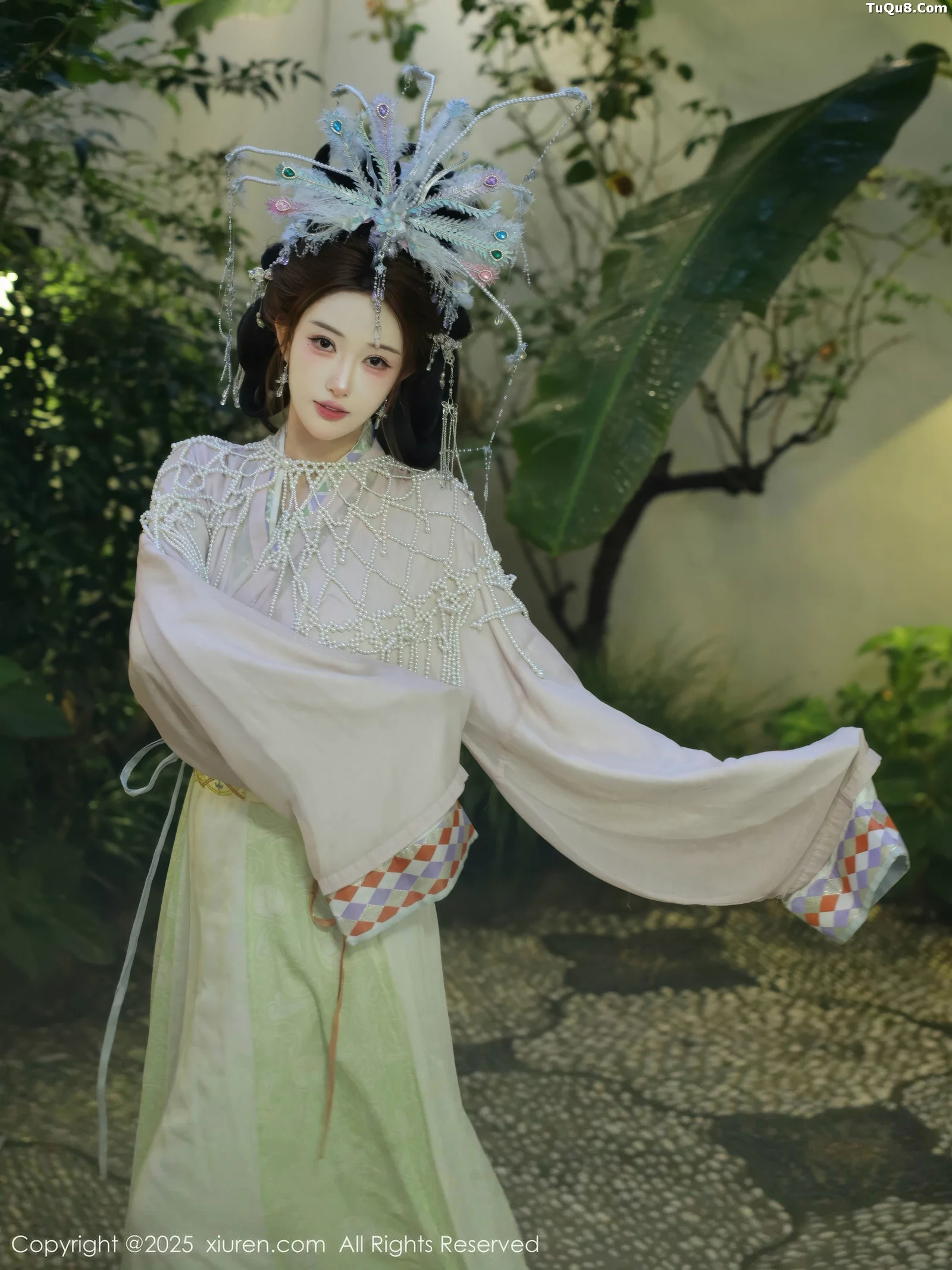 秀人集.com_[XiuRen秀人网]No.10736_模特金允希Yuki性感浅色古装薄纱服饰秀丰腴身材迷人诱惑写真80P