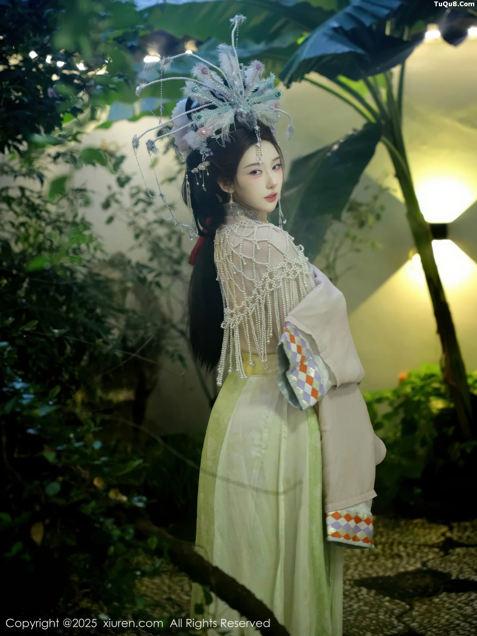 秀人集.com_[XiuRen秀人网]No.10736_模特金允希Yuki性感浅色古装薄纱服饰秀丰腴身材迷人诱惑写真80P