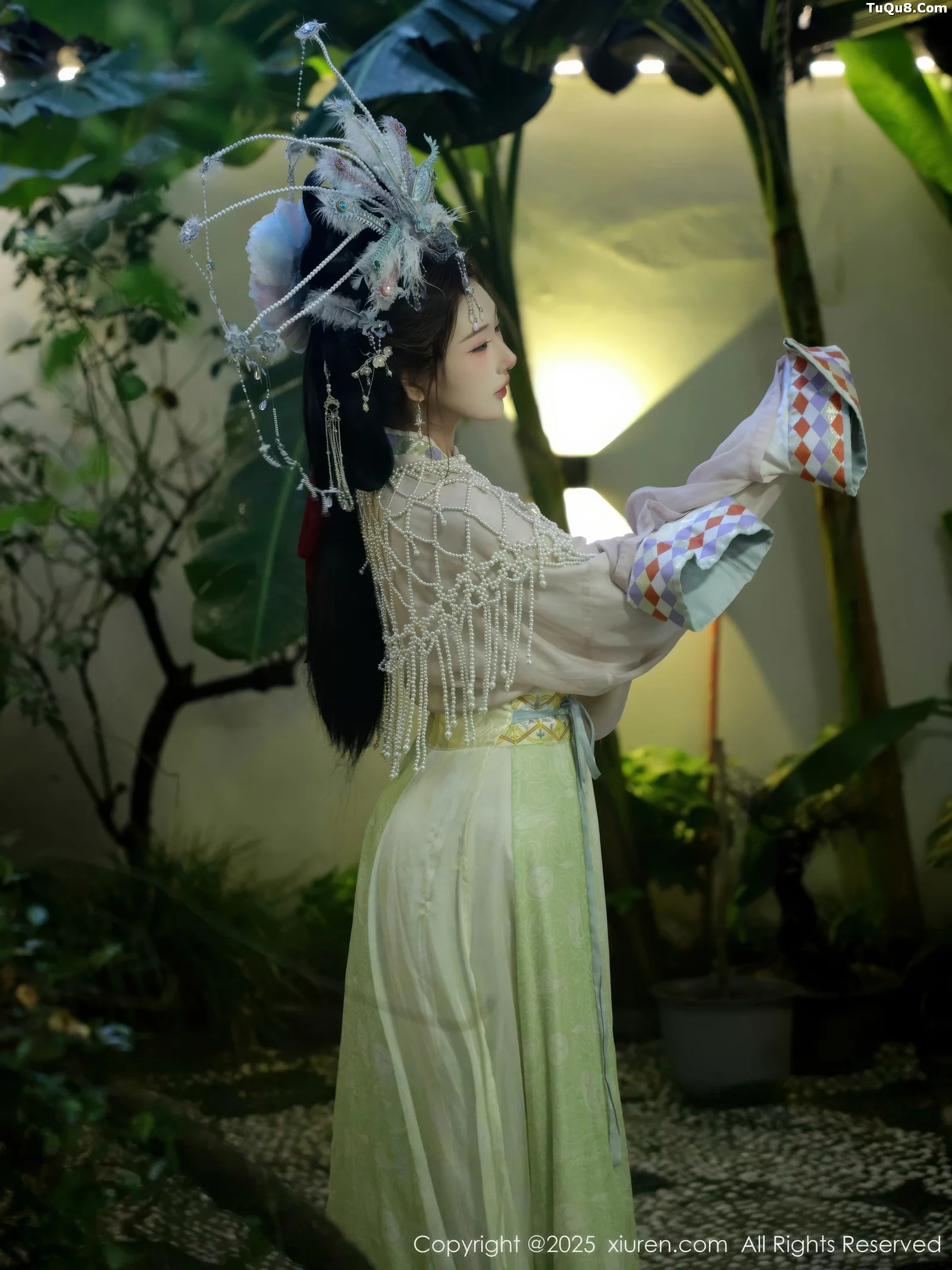 秀人集.com_[XiuRen秀人网]No.10736_模特金允希Yuki性感浅色古装薄纱服饰秀丰腴身材迷人诱惑写真80P