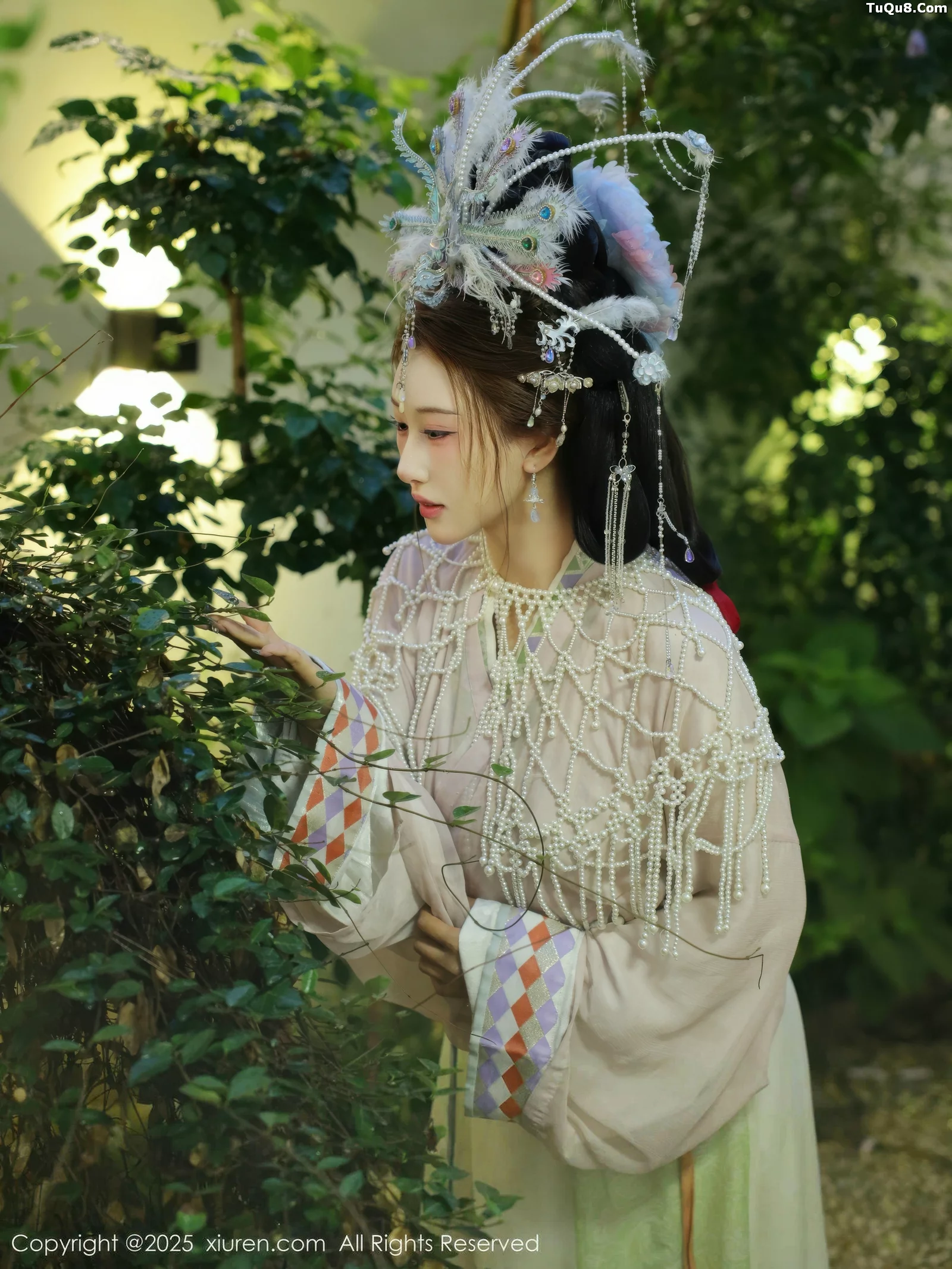 秀人集.com_[XiuRen秀人网]No.10736_模特金允希Yuki性感浅色古装薄纱服饰秀丰腴身材迷人诱惑写真80P