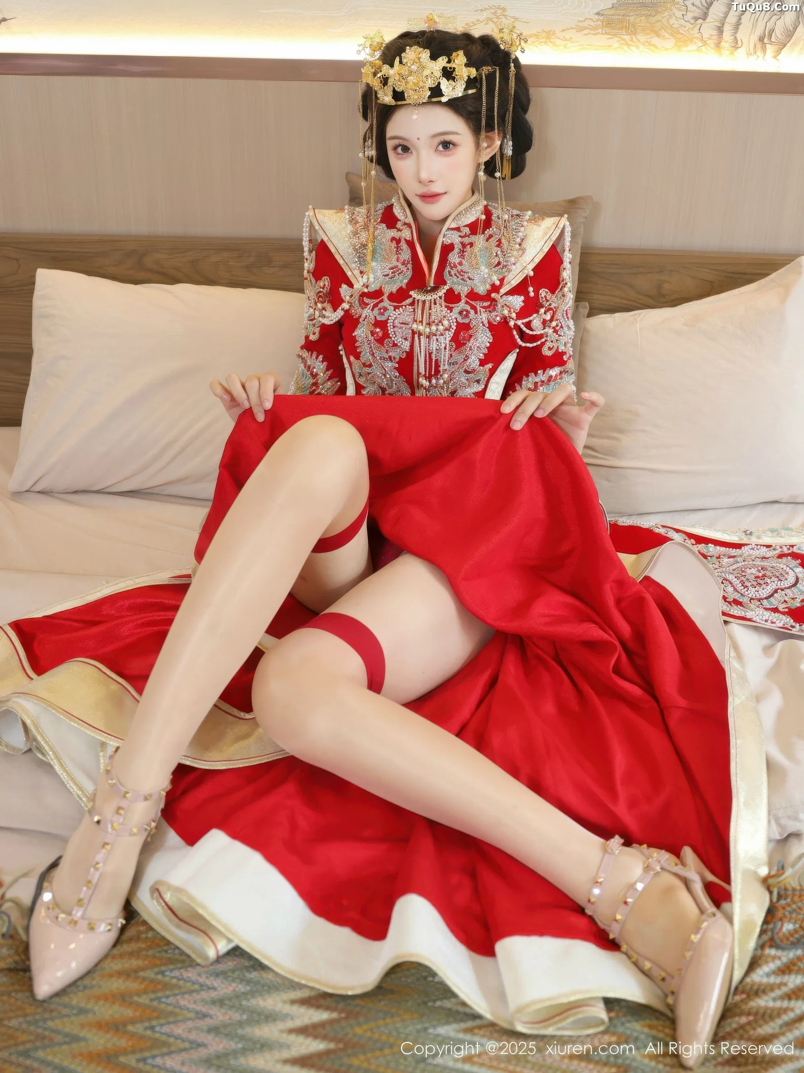 秀人集.com_[XiuRen秀人网]No.10742_模特梨霜儿性感红色新娘服饰配肉色丝袜秀丰腴身材迷人诱惑写真84P