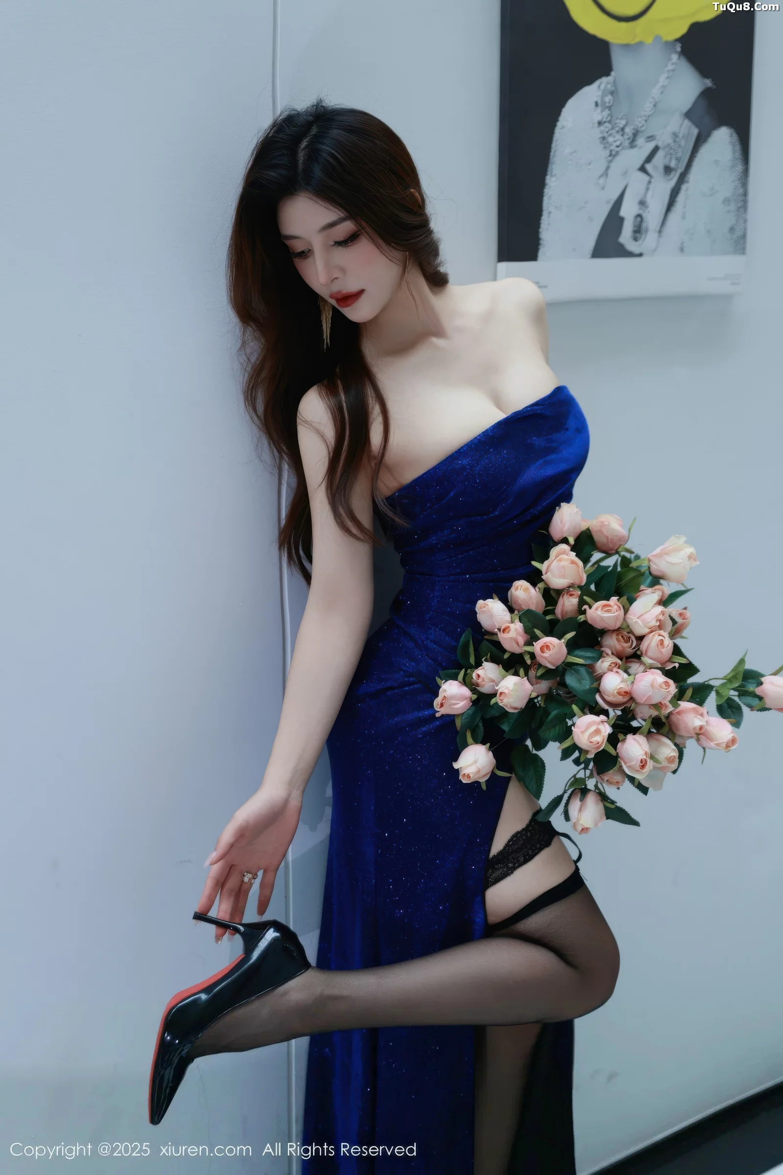 秀人集.com_[XiuRen秀人网]No.10740_模特阿依莎性感蓝色连衣裙露蓝色内衣配黑丝袜秀曼妙身材诱惑写真71P