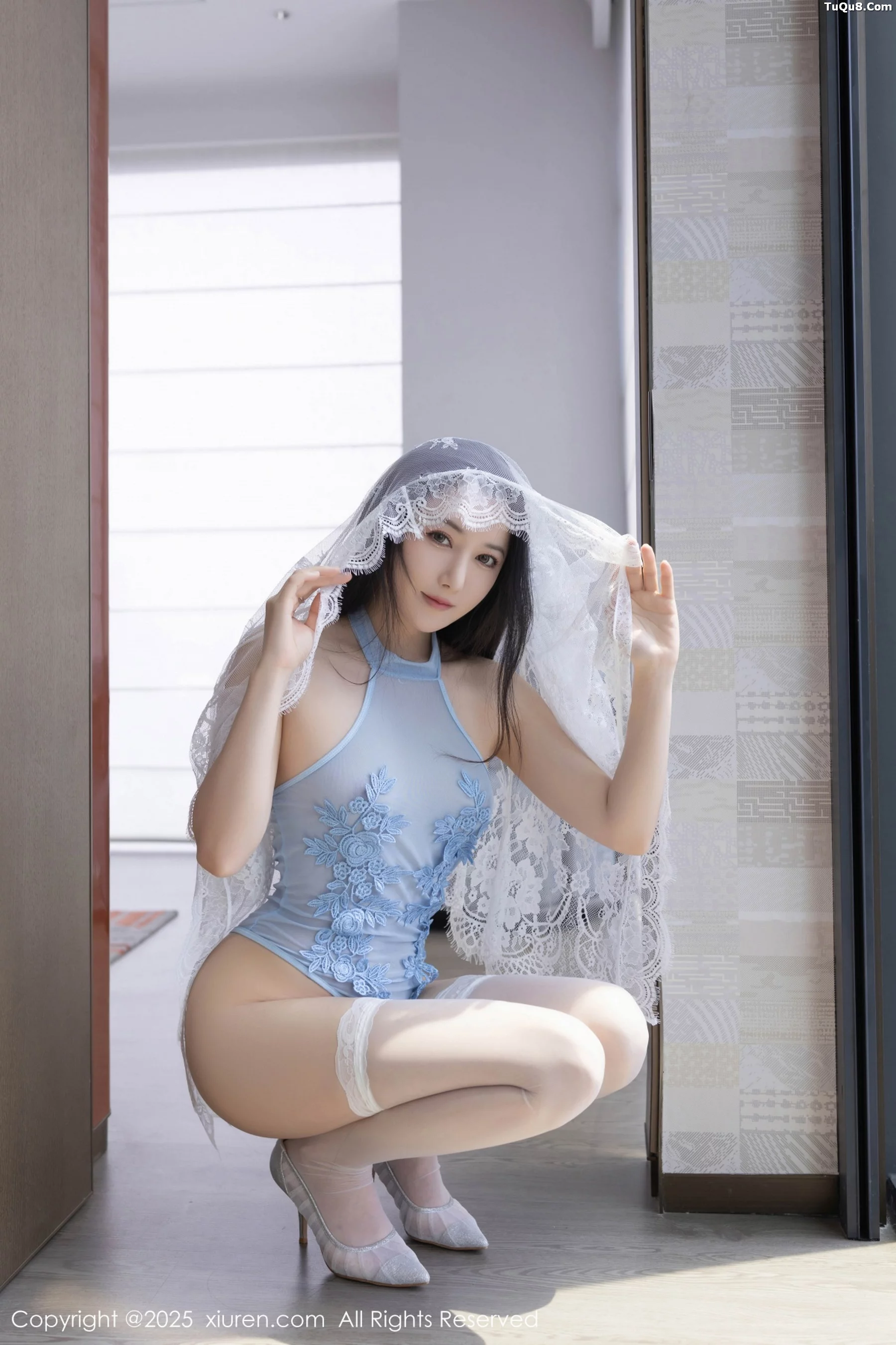 秀人集.com_[XiuRen秀人网]No.10763_模特鱼子酱Fish性感浅蓝轻透连体衣配白丝袜秀曼妙身姿诱惑写真74P