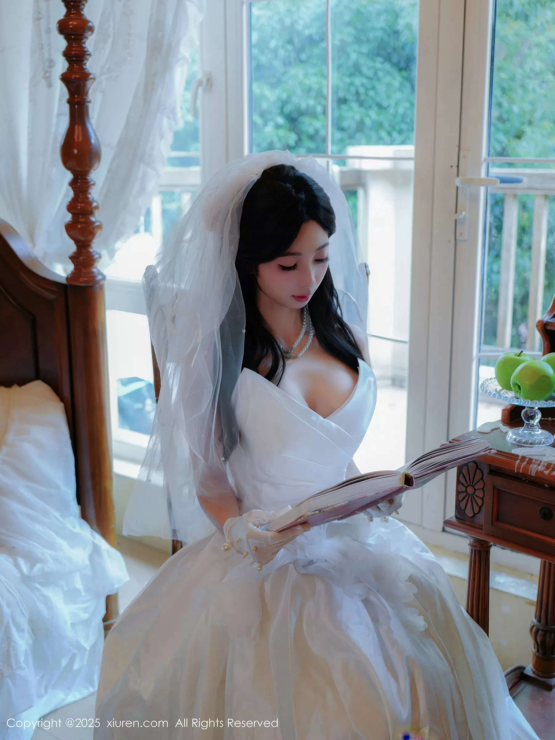 秀人集.com_[XiuRen秀人网]No.10769_新人模特朱朱molly性感白色婚纱配白色丝袜秀凹凸身材诱惑写真54P
