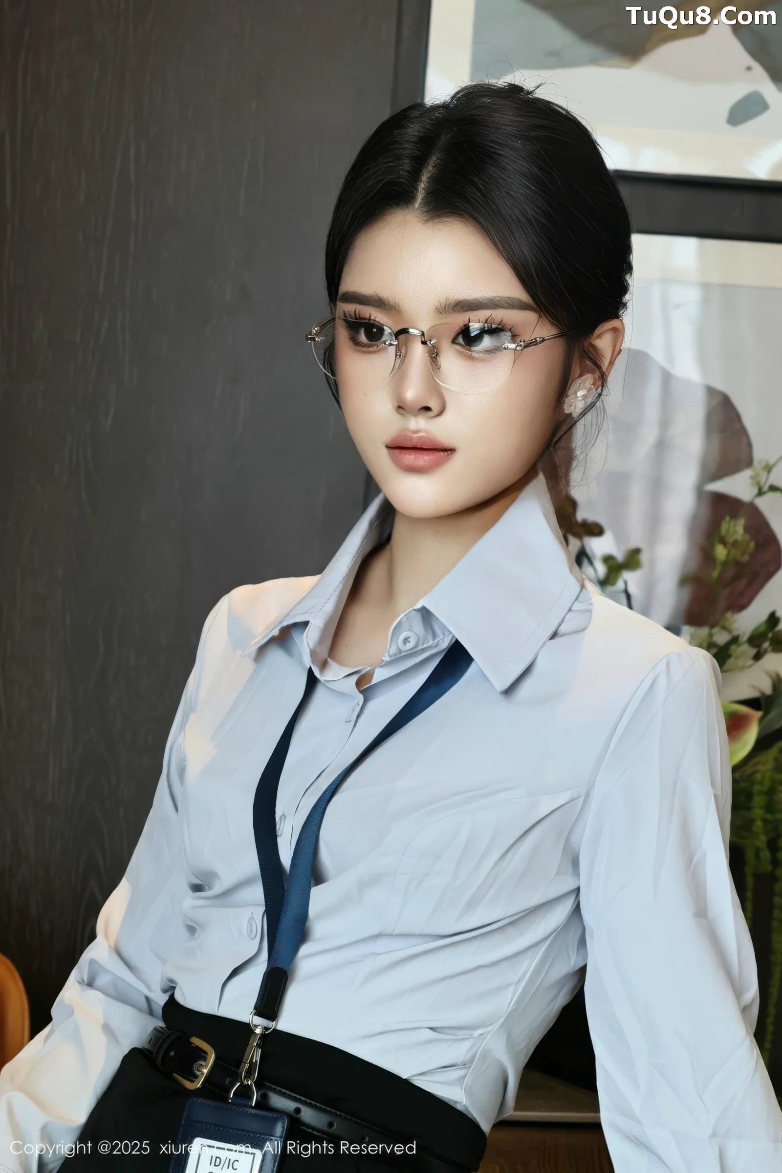 秀人集.com_[XiuRen秀人网]No.10674_模特糯梨子性感蓝色衬衫配黑短裙露超薄肉丝秀曼妙身姿诱惑写真60P