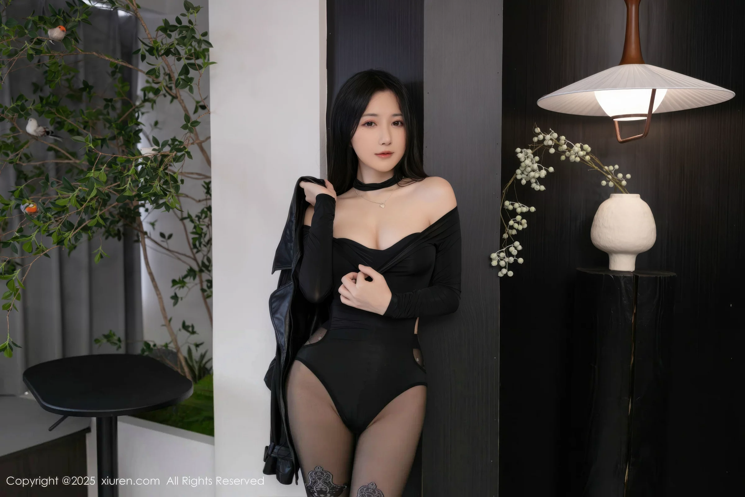 秀人集.com_[XiuRen秀人网]No.10684_模特鱼子酱Fish黑色高叉连体衣配超薄黑丝秀曼妙身材诱惑写真76P