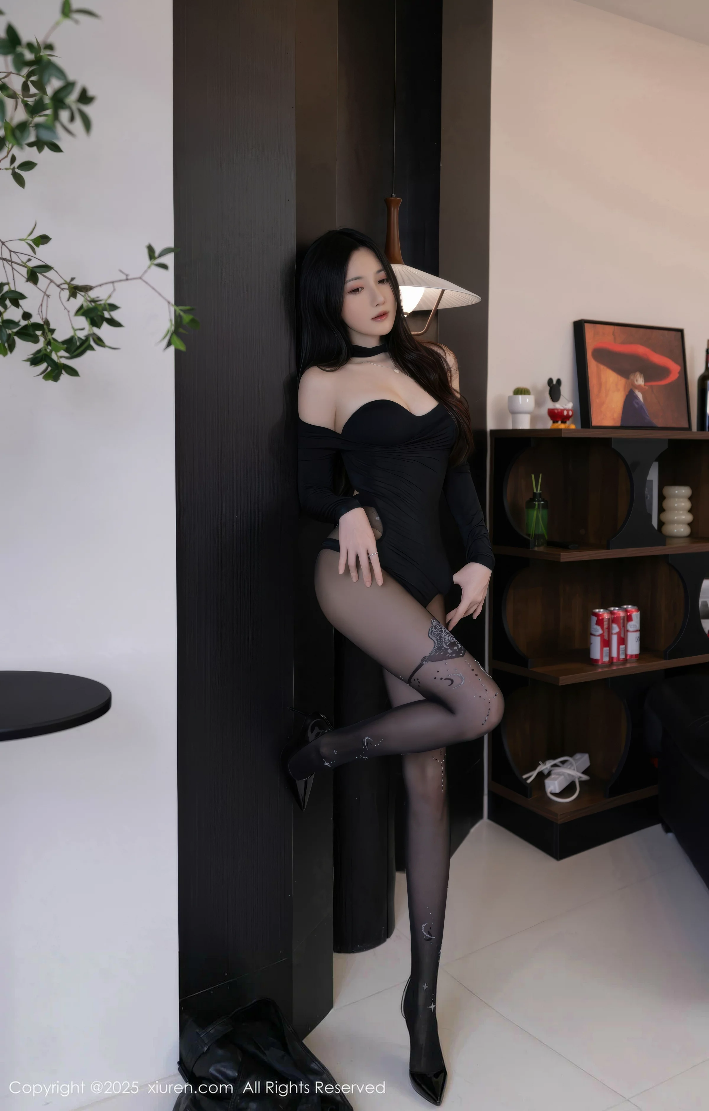 秀人集.com_[XiuRen秀人网]No.10684_模特鱼子酱Fish黑色高叉连体衣配超薄黑丝秀曼妙身材诱惑写真76P