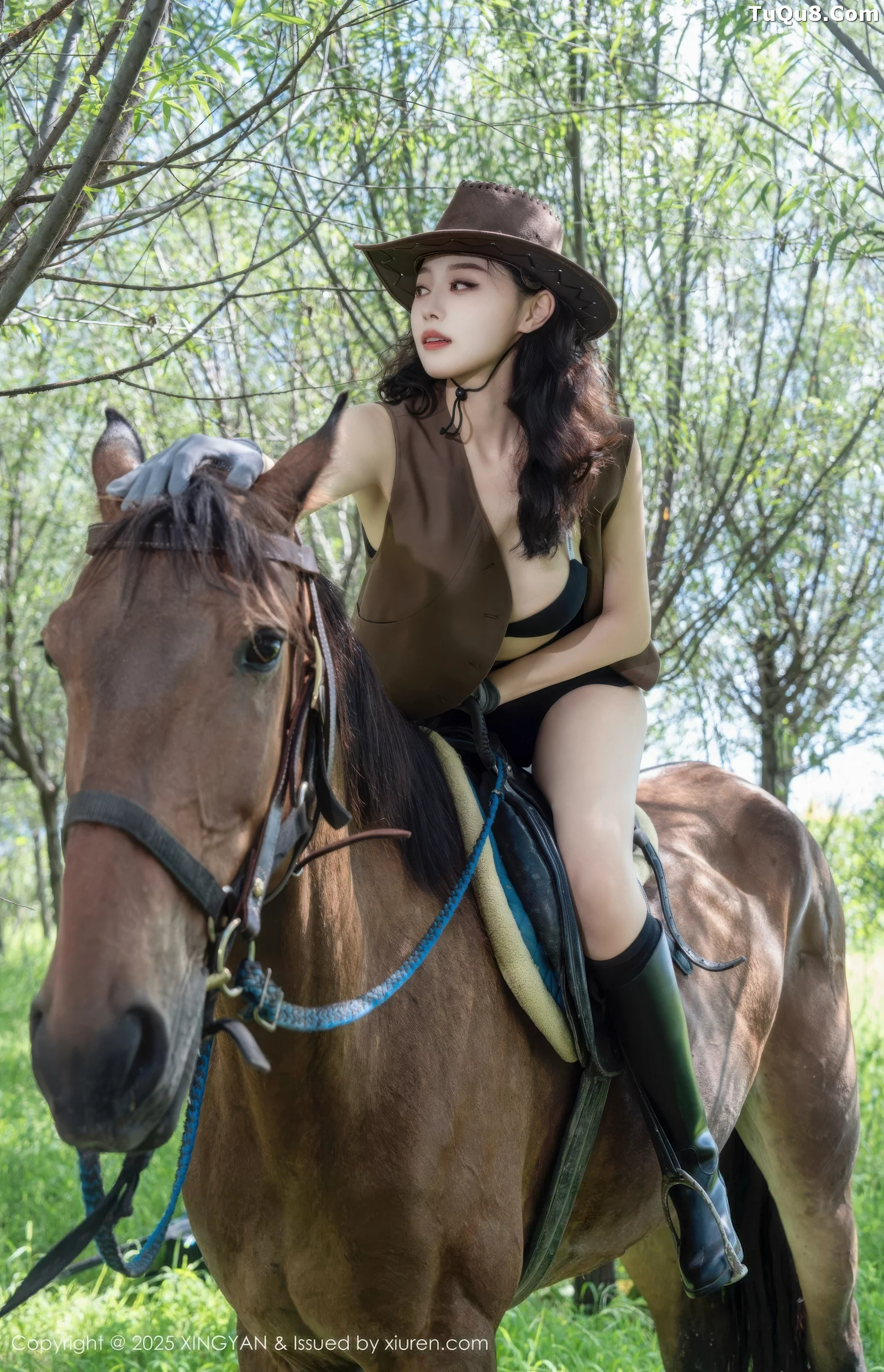 秀人集.com_[XINGYAN星颜社]VOL.391_模特清妙户外性感蓝色衬衫配黑色短裤秀曼妙身姿诱惑写真76P