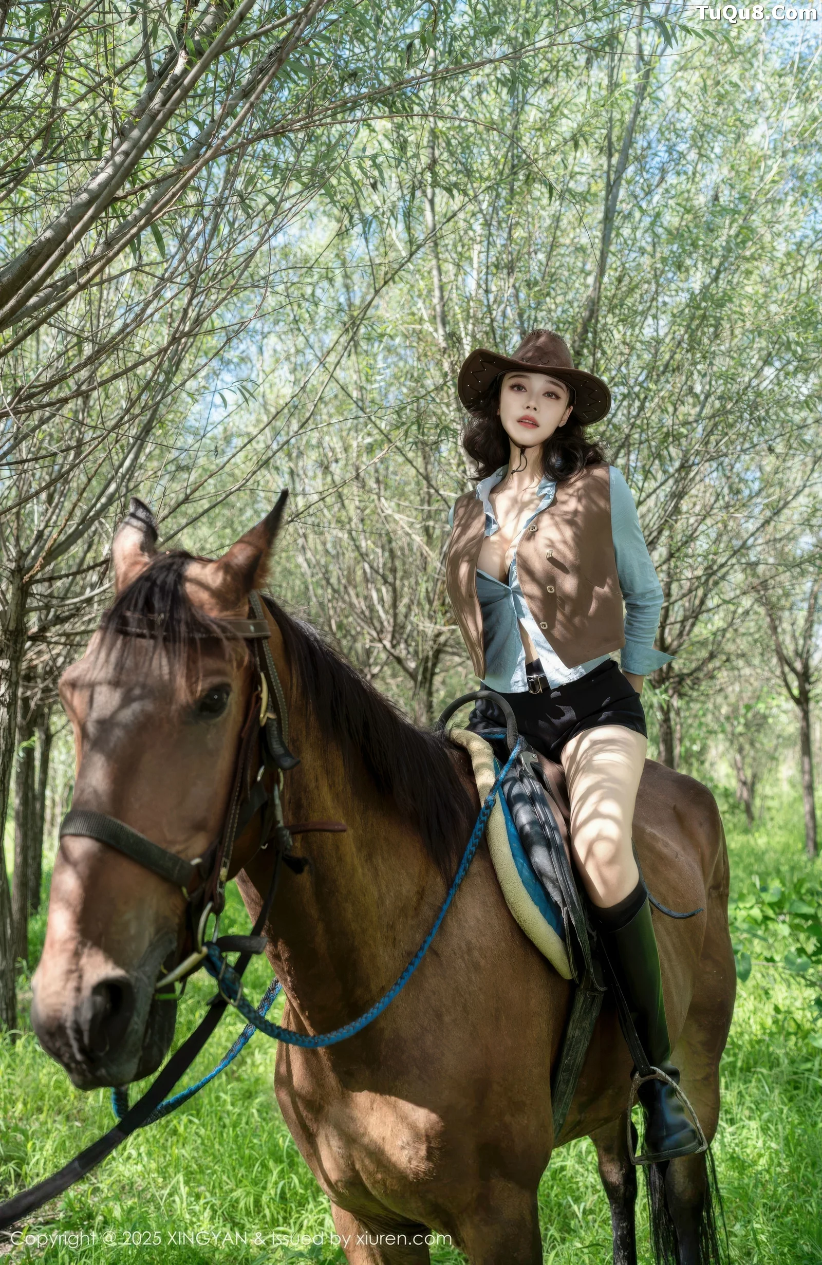 秀人集.com_[XINGYAN星颜社]VOL.391_模特清妙户外性感蓝色衬衫配黑色短裤秀曼妙身姿诱惑写真76P