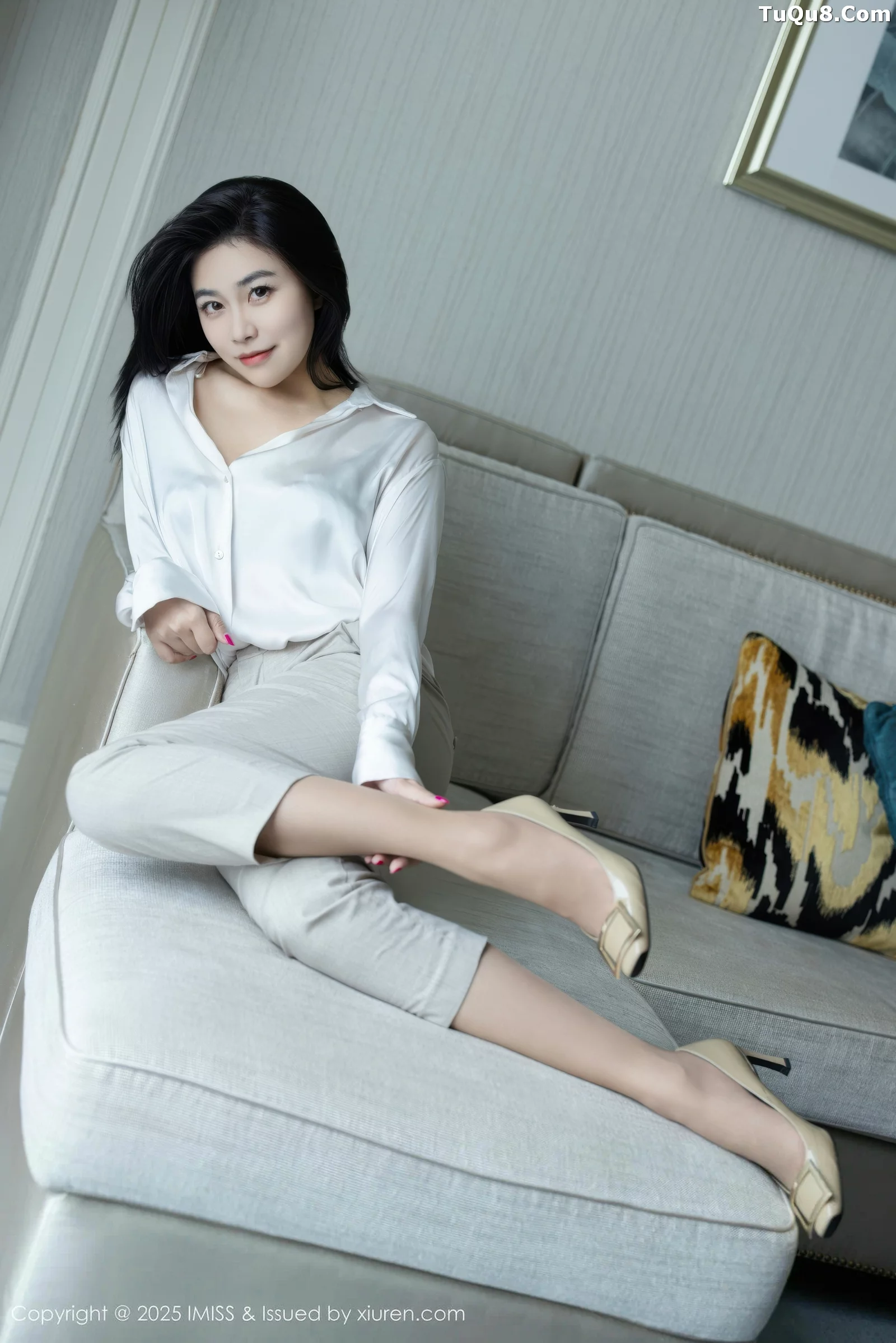 秀人集.com_[IMISS爱蜜社]Vol.800_女神许诺Sabrina性感白色OL服饰配超薄肉丝秀完美身材诱惑写真86P