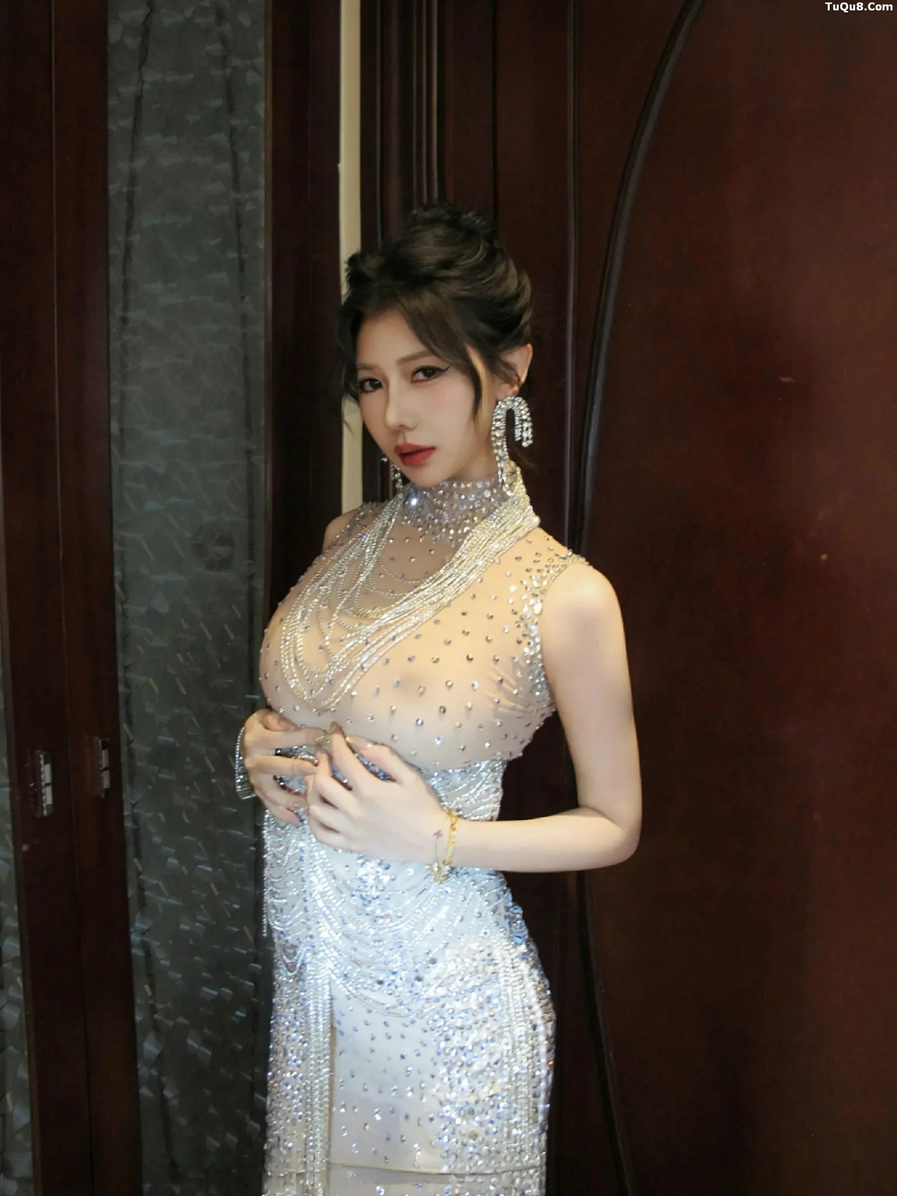 秀人集.com_[XiuRen秀人网]No.10802_模特尹甜甜sunny性感薄透闪亮连衣长裙秀完美身材迷人诱惑写真88P