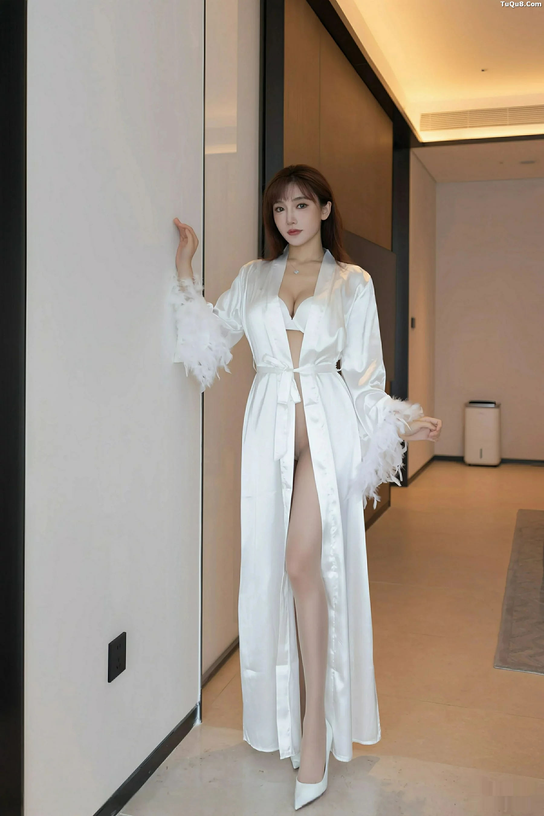 秀人集.com_[XiuRen秀人网]No.10809_模特陆萱萱性感睡袍露白色内衣配超薄肉丝秀柔美身姿撩人诱惑写真71P