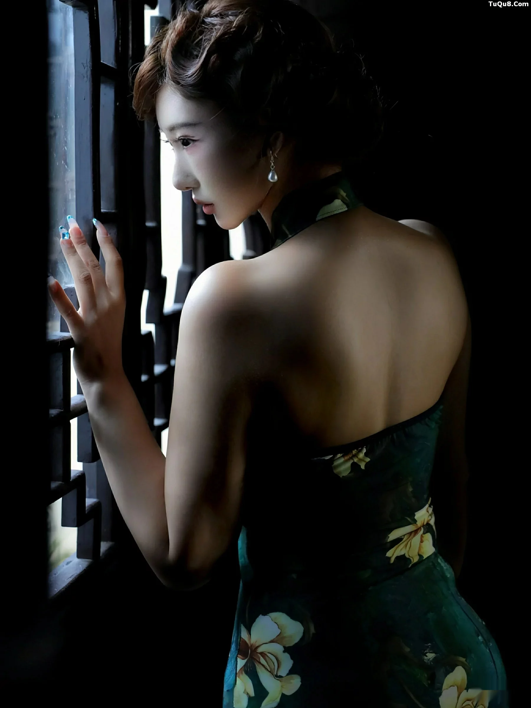 秀人集.com_[XiuRen秀人网]No.10815_模特金允希Yuki性感绿色旗袍配超薄肉丝秀丰腴身材迷人诱惑写真78P