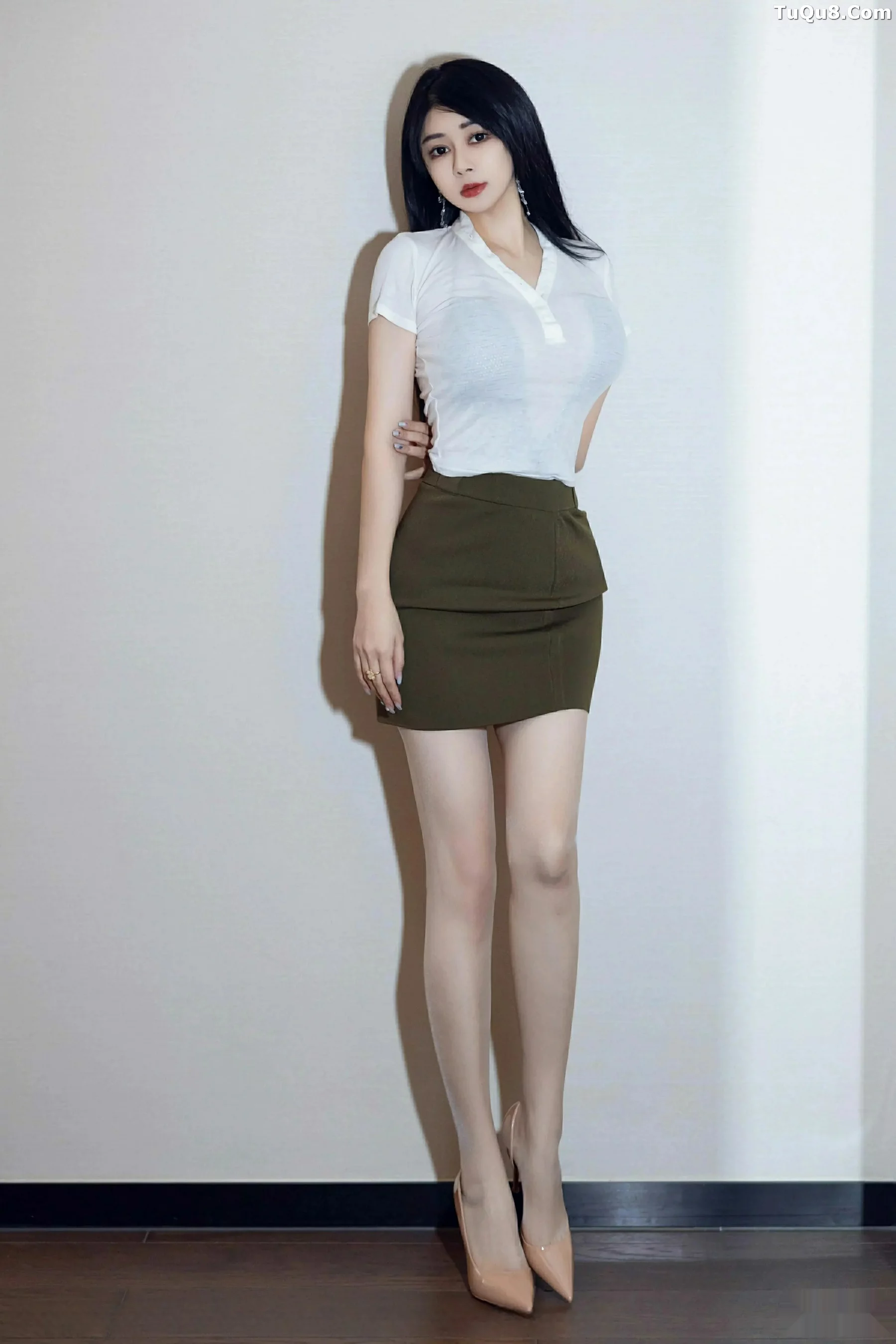 秀人集.com_[HuaYang花漾]Vol.647_模特凯竹Quinn性感白T露金属内衣配原色丝袜秀丰腴身材诱惑写真54P