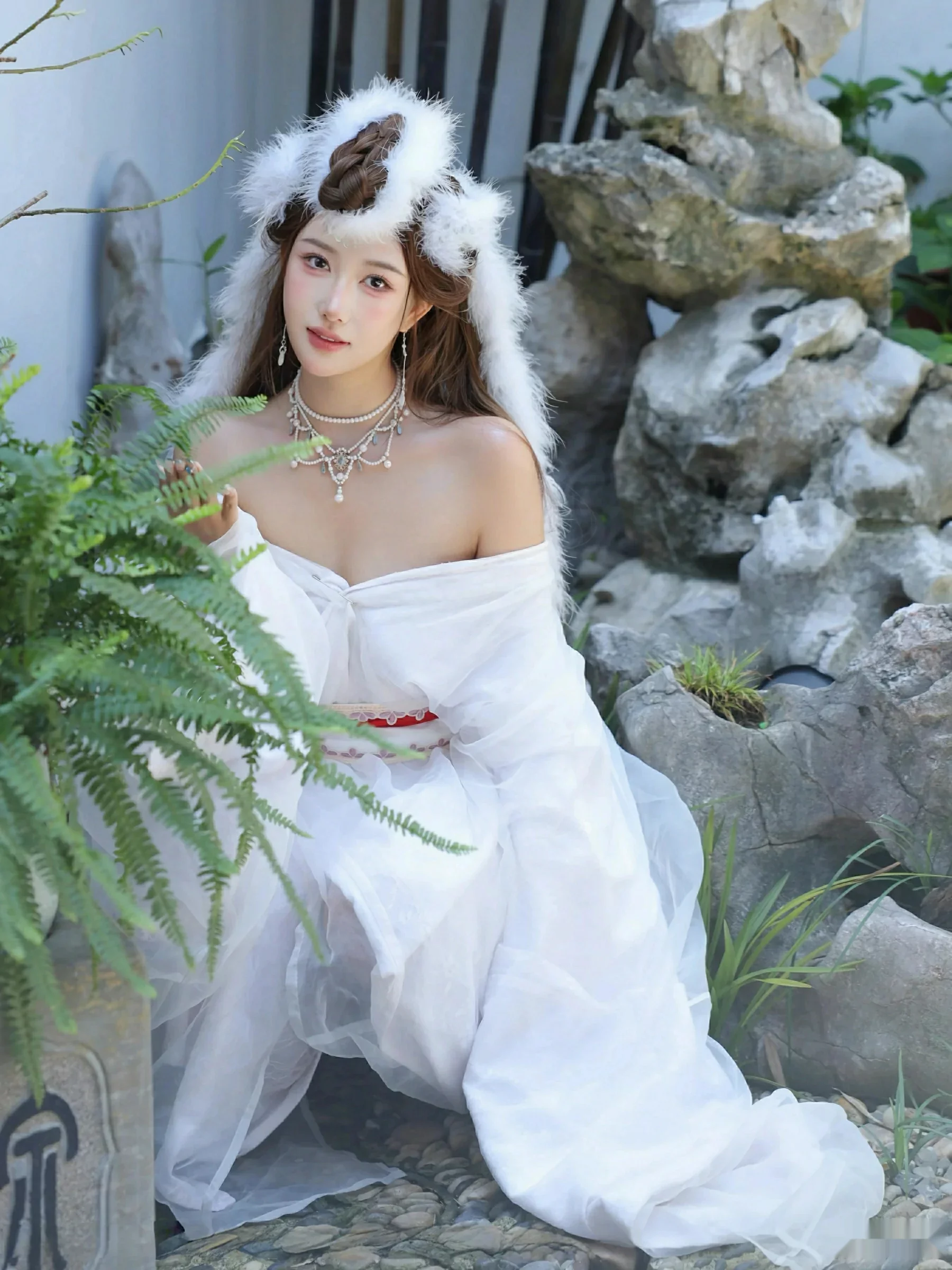 秀人集.com_[XiuRen秀人网]No.10843_模特金允希Yuki性感白色锦毛鼠装扮低胸秀丰腴身材完美诱惑写真78P