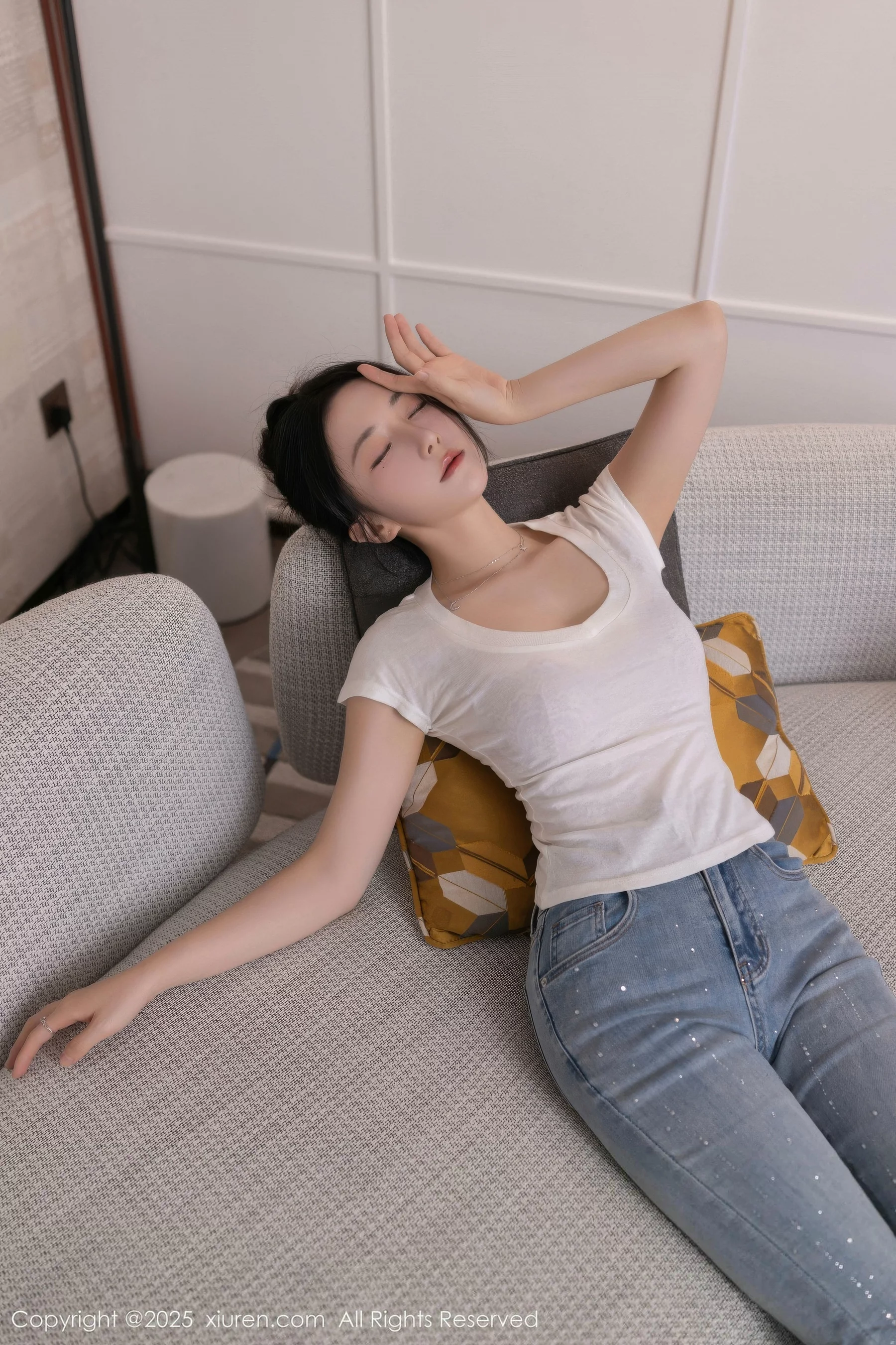 秀人集.com_[XiuRen秀人网]No.10858_模特鱼子酱Fish性感暖灰蕾丝内衣配超薄肉丝秀曼妙身材诱惑写真76P