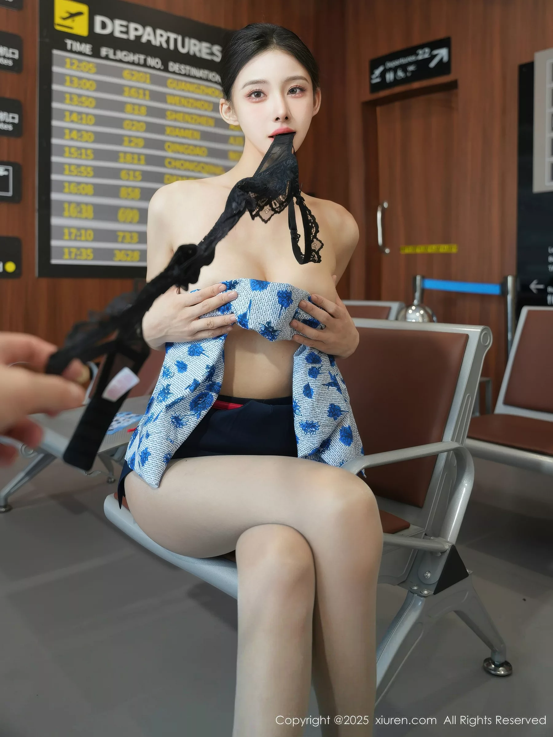 秀人集.com_[XiuRen秀人网]No.10891_模特梨霜儿性感空姐制服露黑色蕾丝内衣秀丰腴身材撩人诱惑写真75P