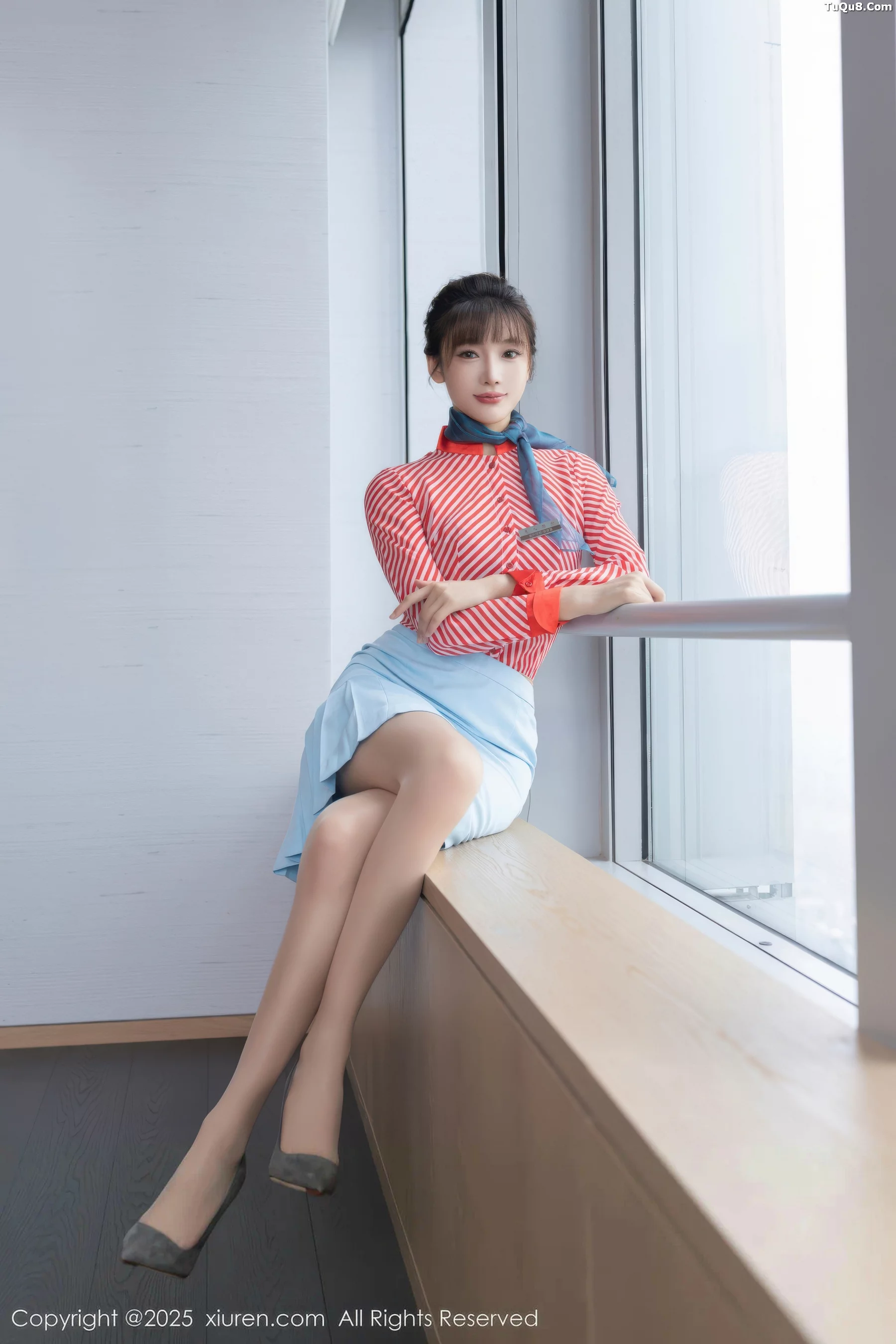 秀人集.com_[XiuRen秀人网]No.10932_模特陆萱萱性感条纹服饰露紫色蕾丝内衣秀柔美身姿迷人诱惑写真80P