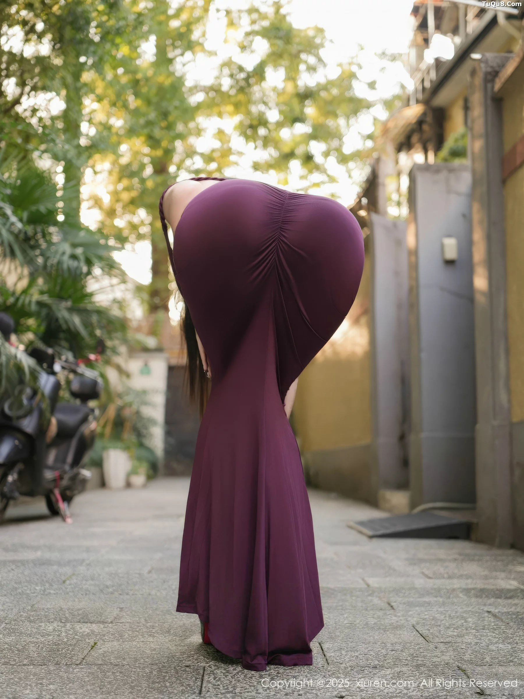 秀人集.com_[XiuRen秀人网]No.10979_新人模特Yuanbao性感紫色连衣裙露黑色情趣内衣秀丰满身材写真76P