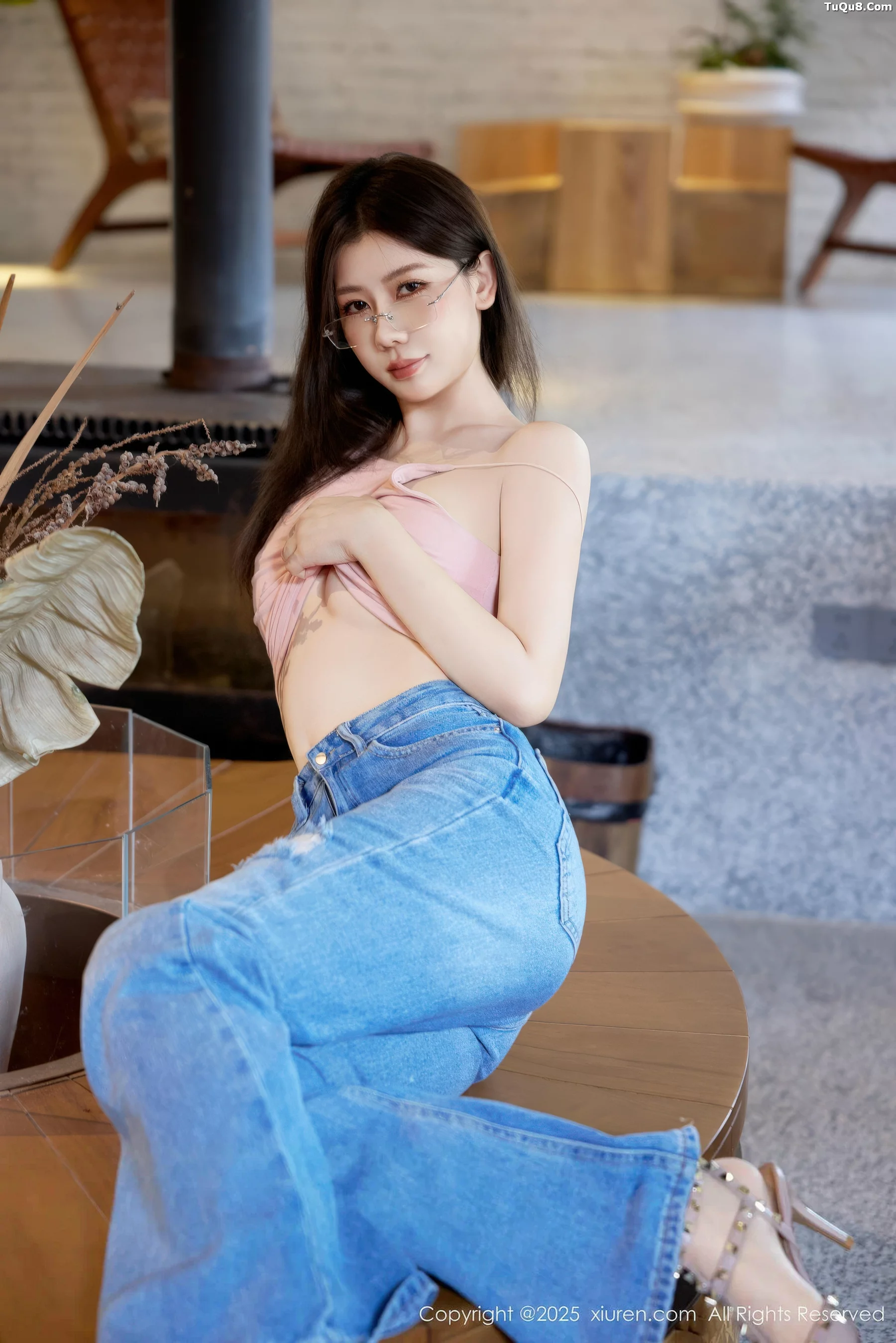 秀人集.com_[XiuRen秀人网]No.10983_模特尹甜甜sunny性感粉色上衣配蓝色牛仔裤秀完美身材诱惑写真83P