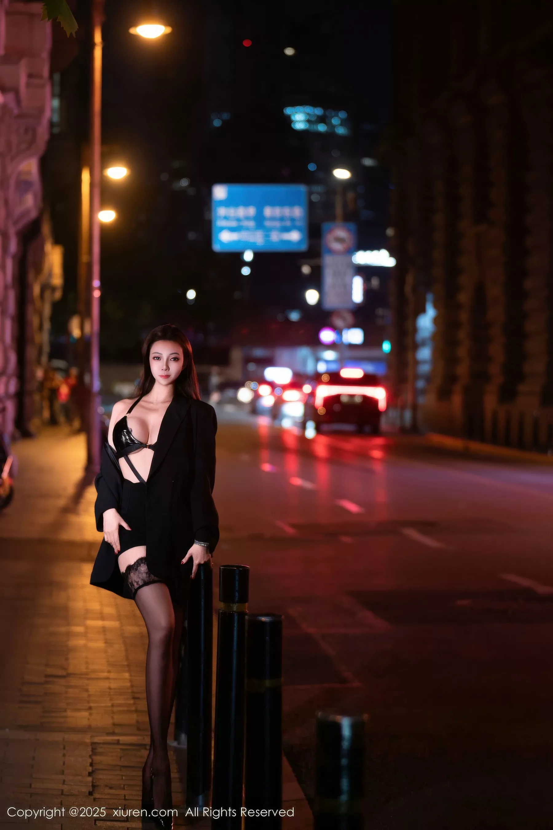 秀人集.com_[XiuRen秀人网]No.10899_御姐果儿Victoria性感黑色皮质情趣服饰配黑丝吊袜极致魅惑写真72P