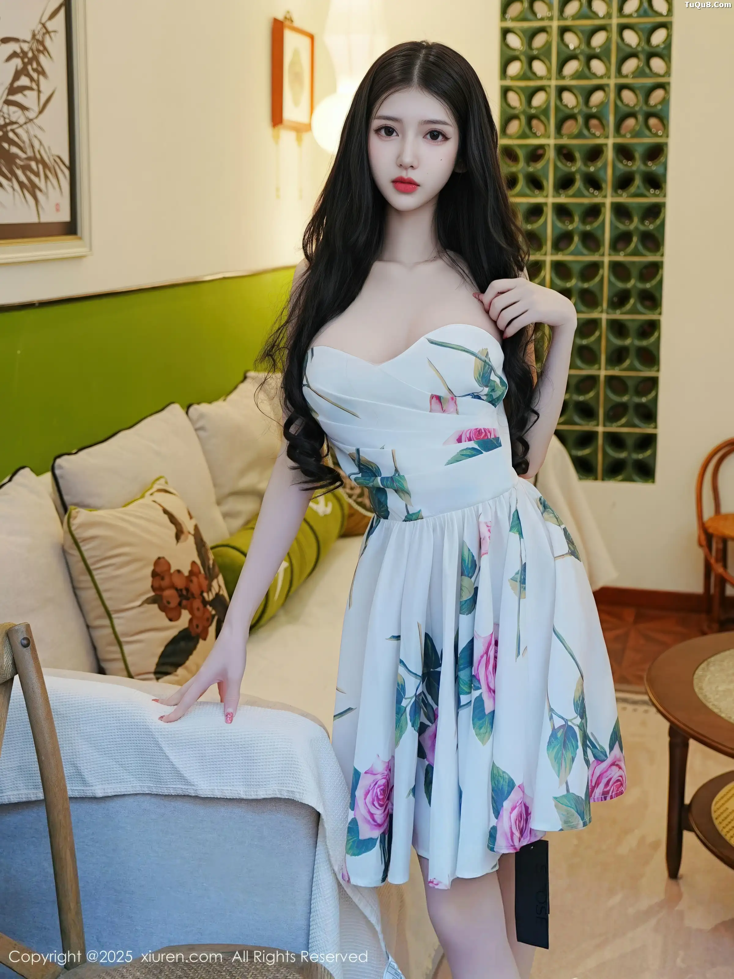 秀人集.com_[XiuRen秀人网]No.11051_模特白小蝶性感浅色连衣短裙配超薄肉丝秀完美曲线迷人诱惑写真72P