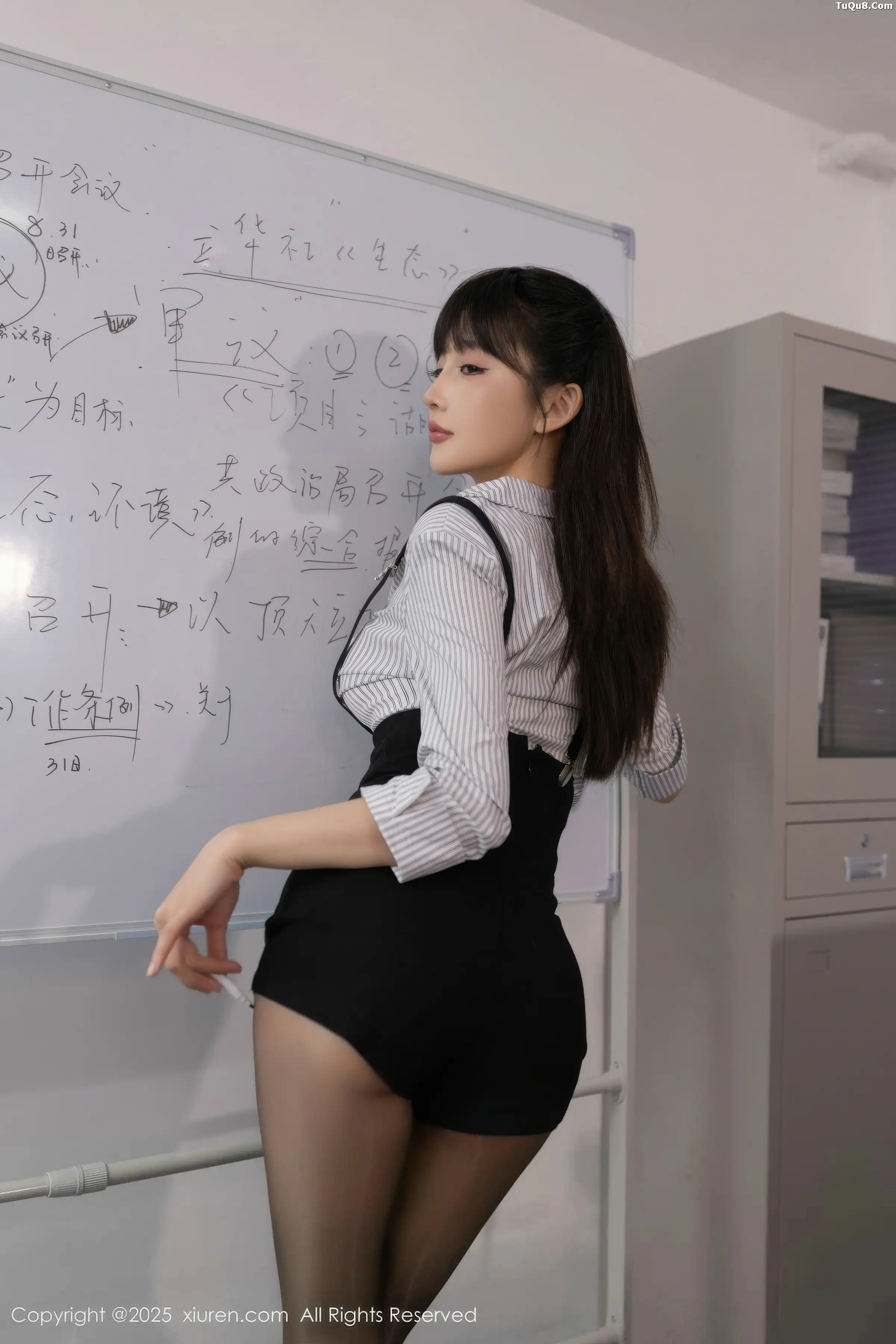 秀人集.com_[XiuRen秀人网]No.11070_模特陆萱萱性感衬衫配黑色吊带短裤露超薄黑丝秀柔美身姿诱惑写真80P