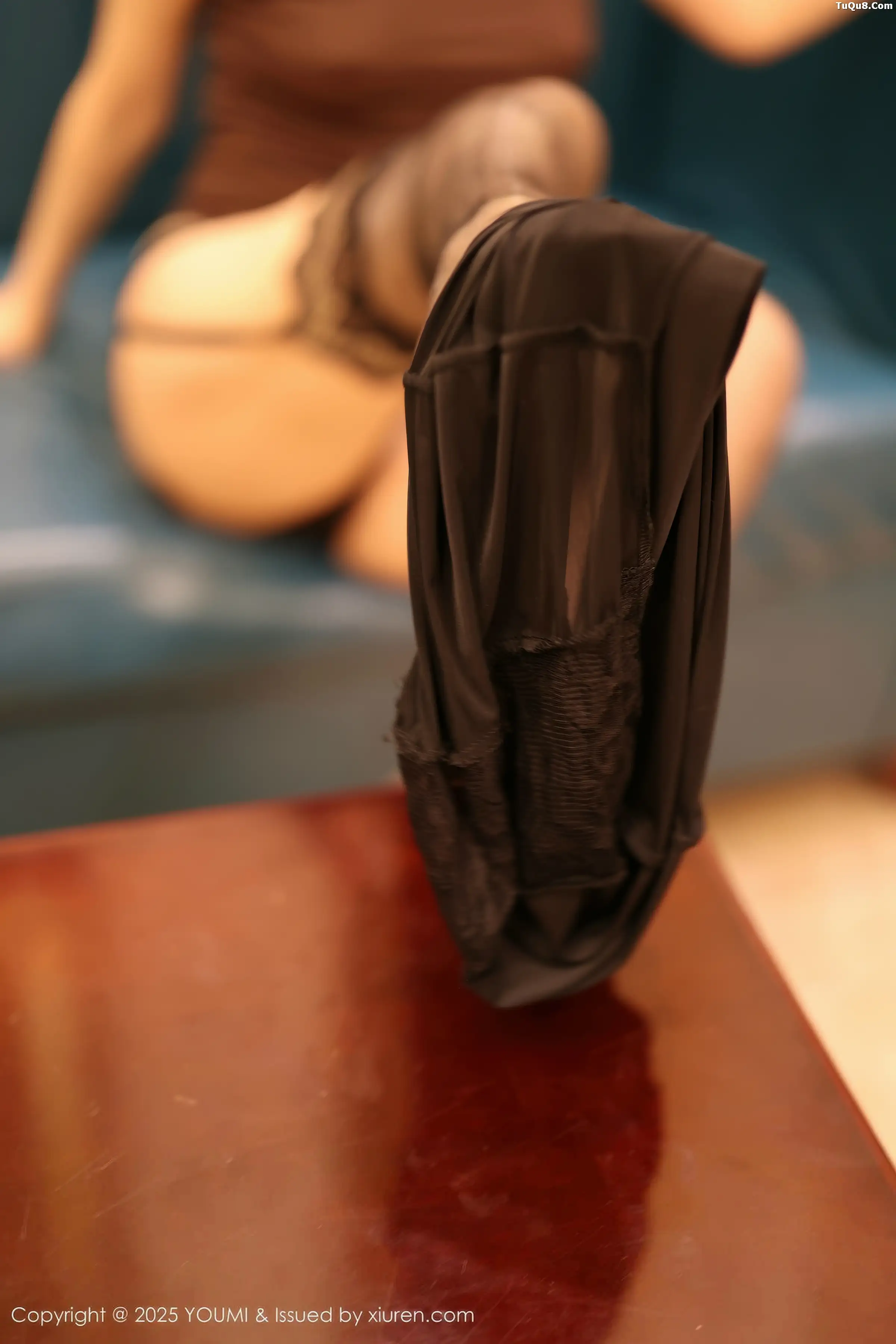 秀人集.com_[YouMi尤蜜荟]Vol.1186_模特Twins-桃桃性感黑色西服配黑丝吊袜秀曼妙身姿迷人诱惑写真100P