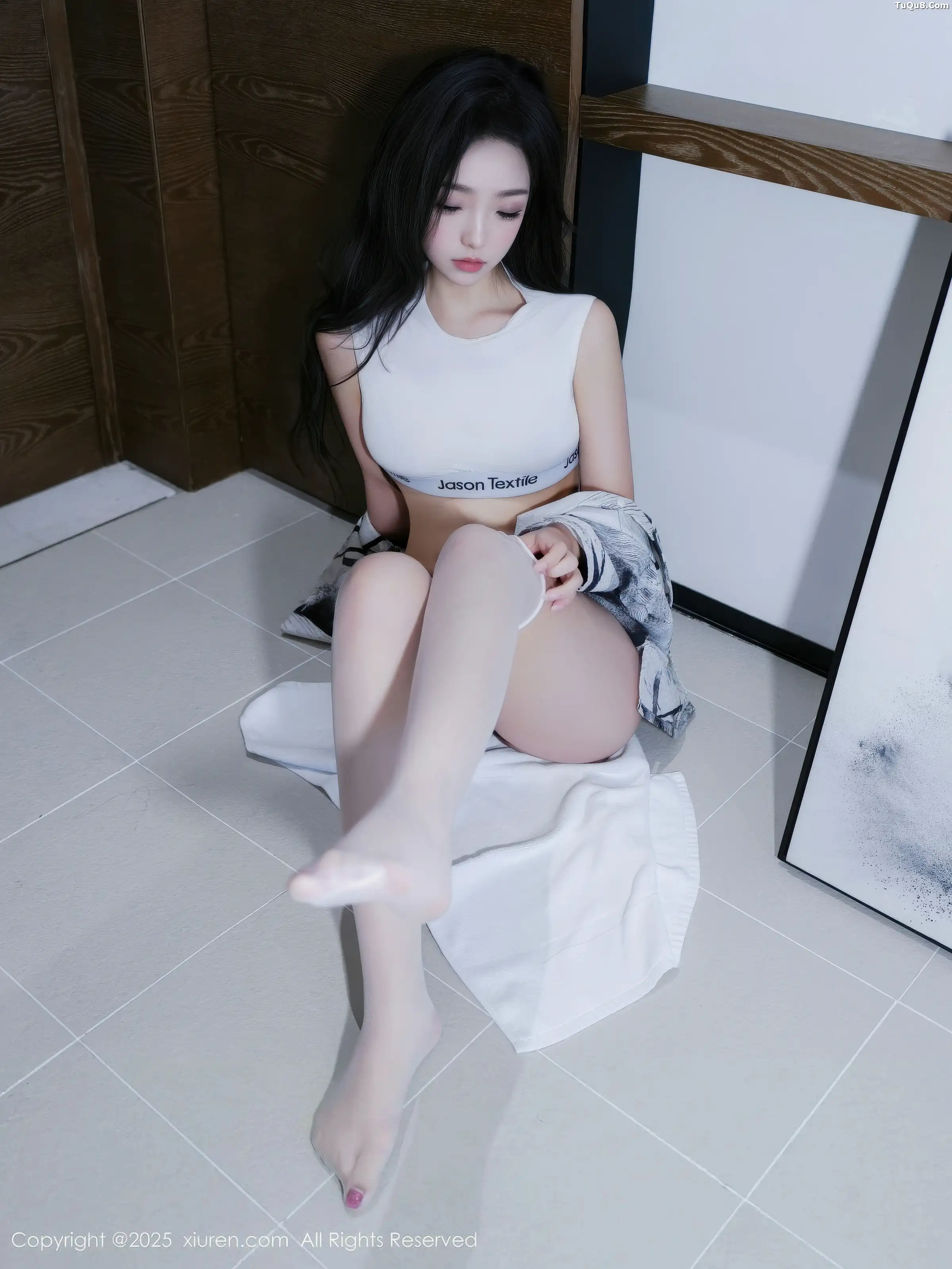 秀人集.com_[XiuRen秀人网]No.11011_模特虞姬无悔性感白色运动内衣配白色丝袜秀曼妙身材诱惑写真72P