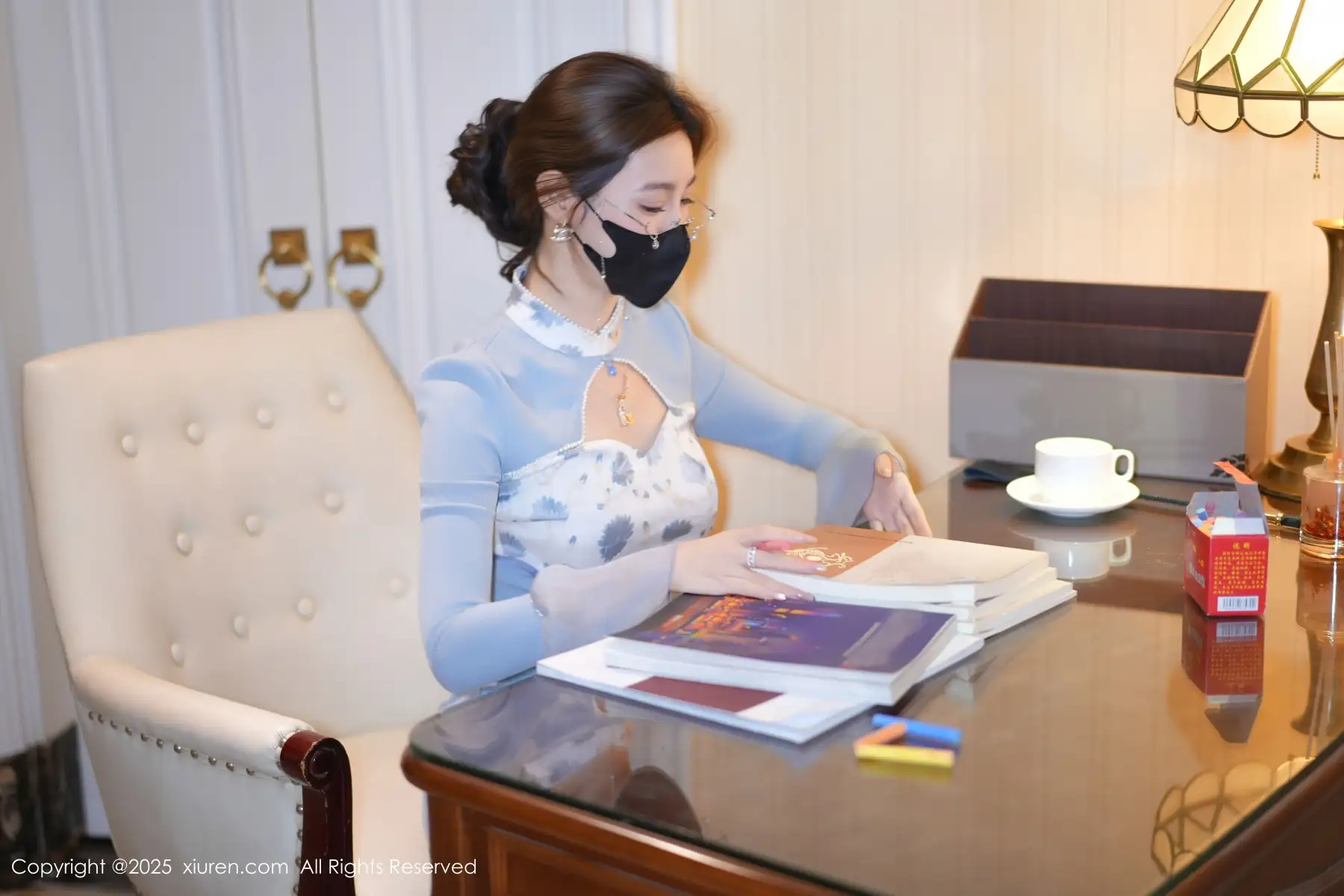 秀人集.com_[XiuRen秀人网]No.11033_模特Twins-桃桃性感蓝色连衣裙露白色内衣秀曼妙身姿诱惑写真80P